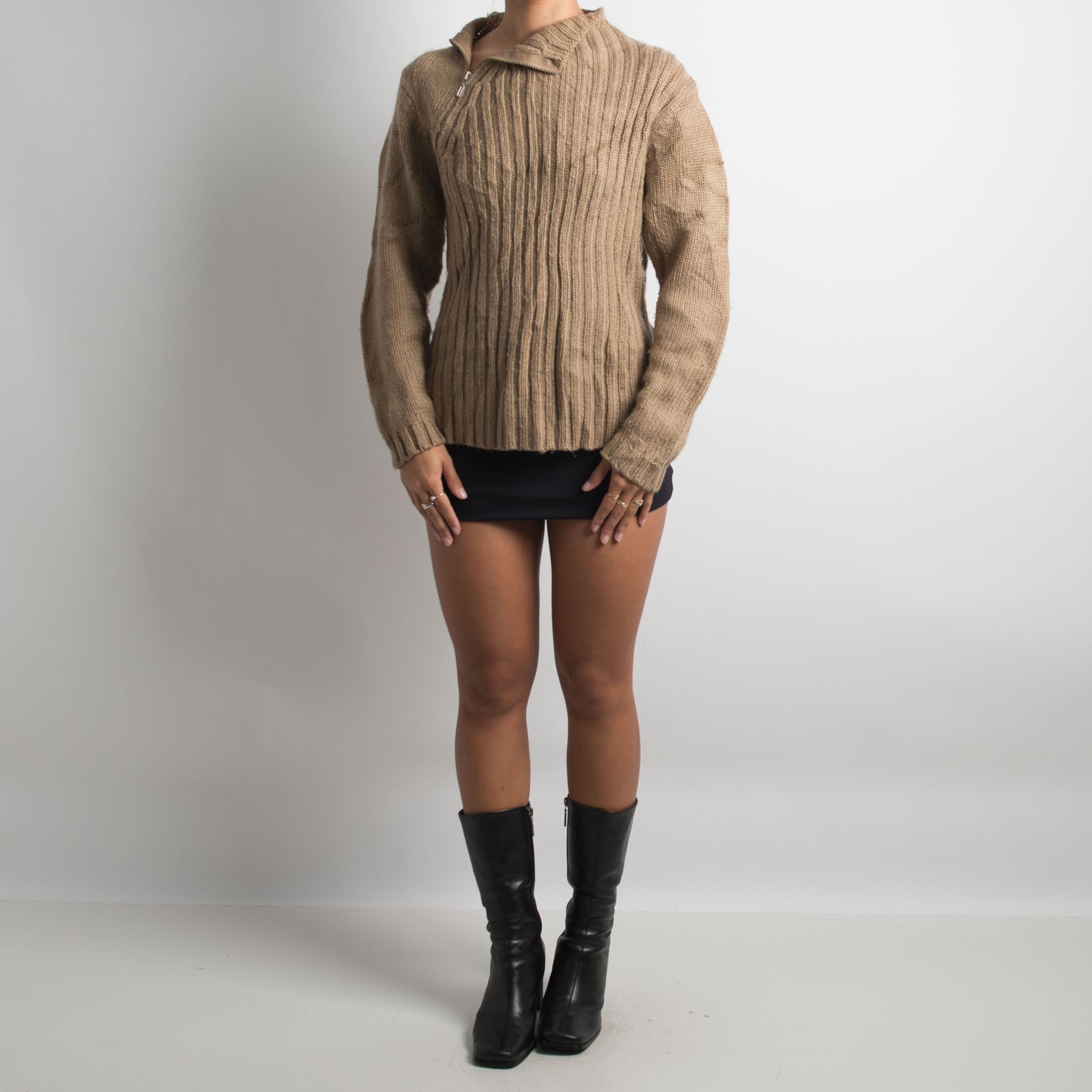 BROWN ZIP KNIT