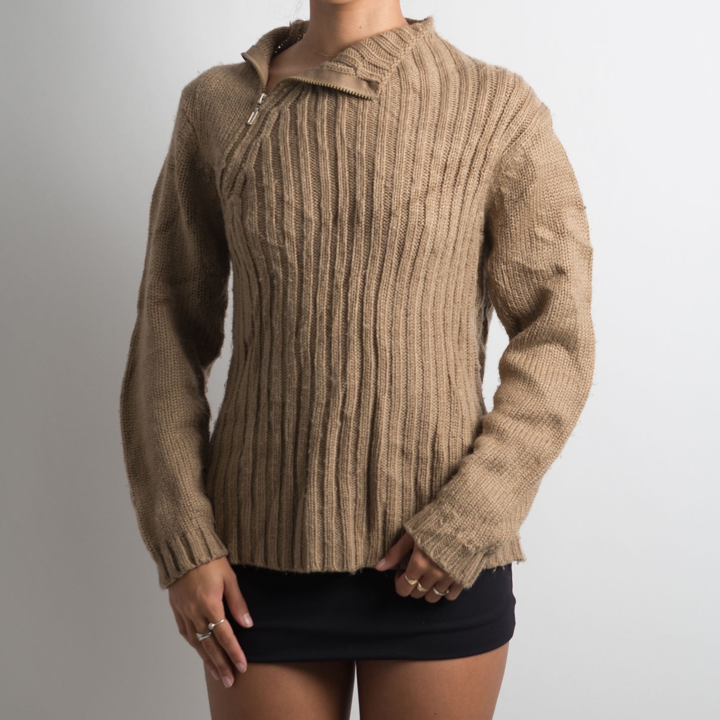 BROWN ZIP KNIT