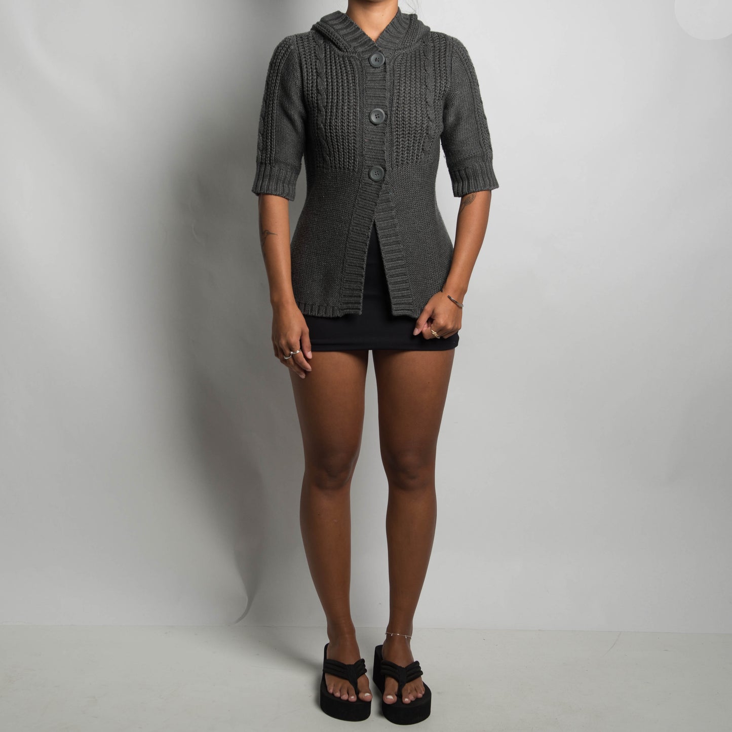 GREY SHORT SLEEVE CARDIGAN