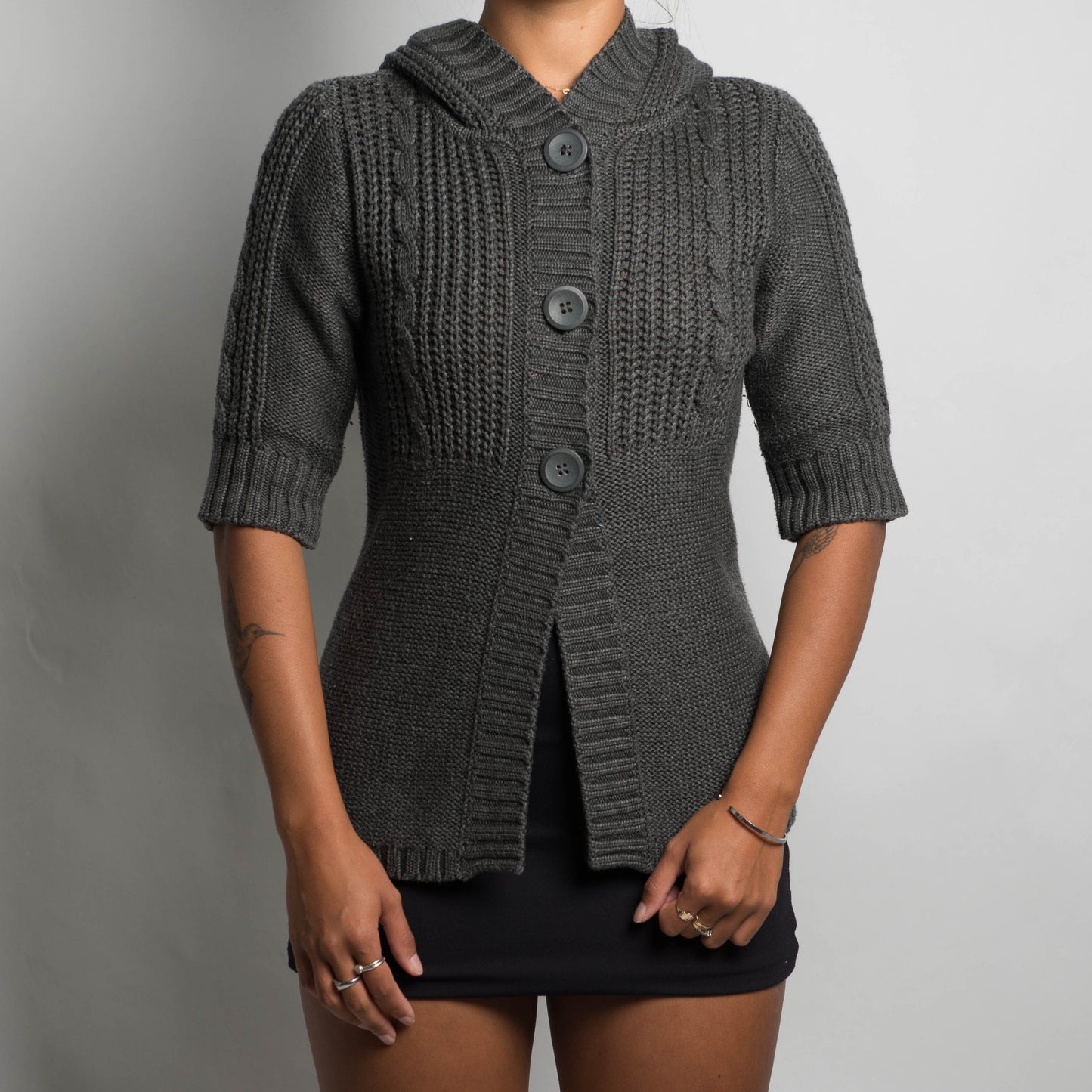 GREY SHORT SLEEVE CARDIGAN