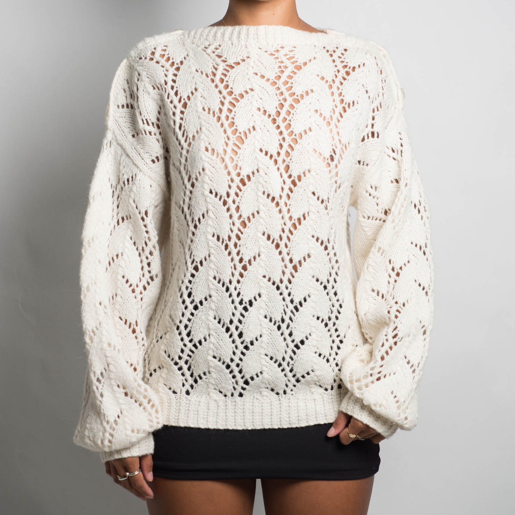 CREAM LOOSE KNIT SWEATER