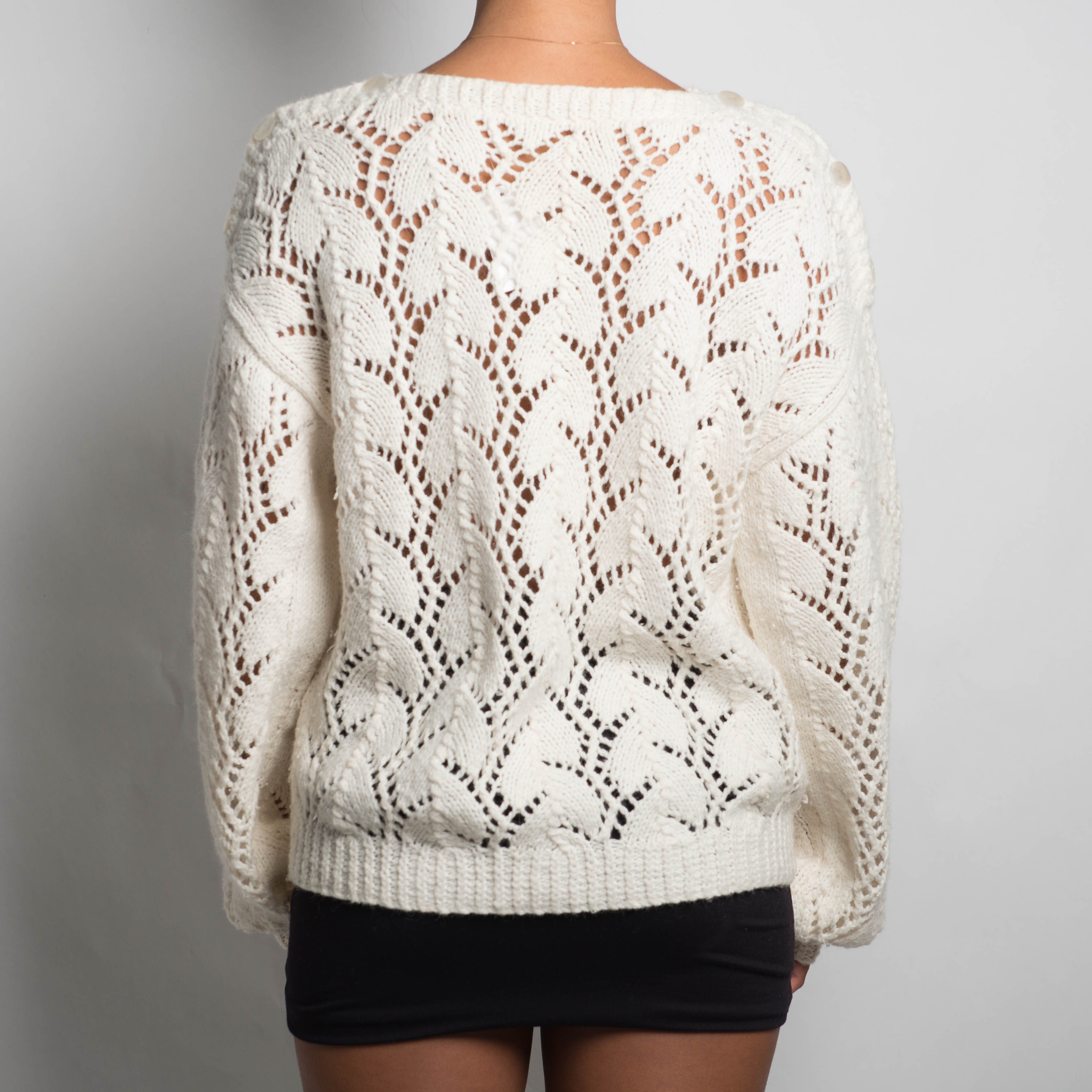 CREAM LOOSE KNIT SWEATER