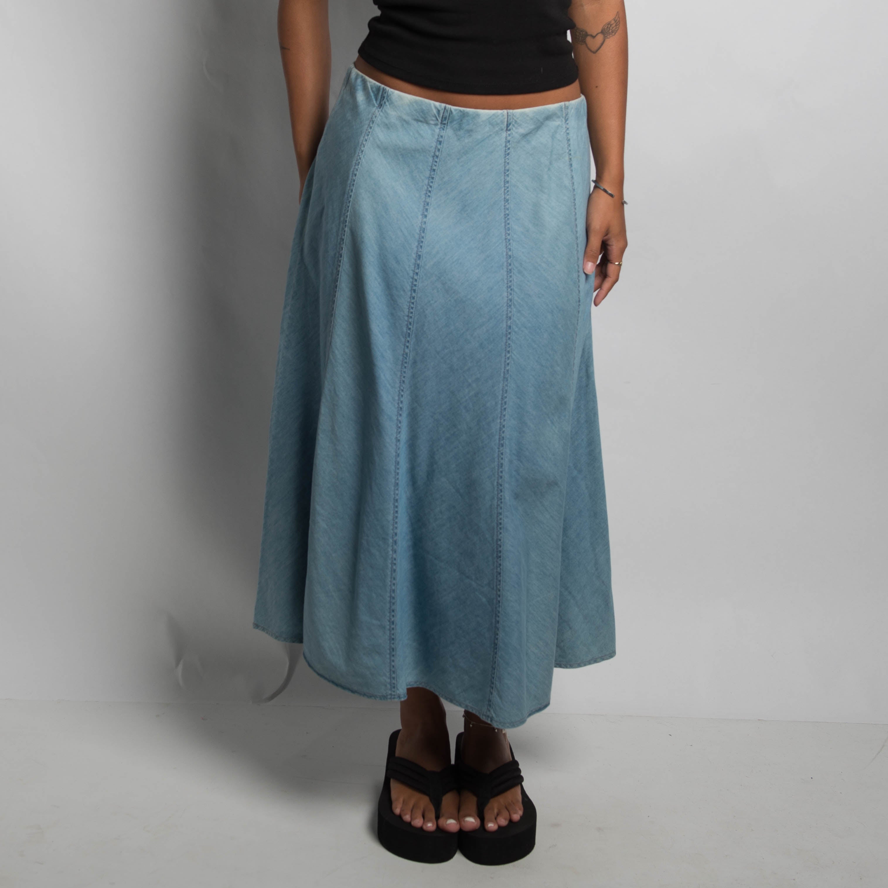 SOFT DENIM LONGLINE SKIRT