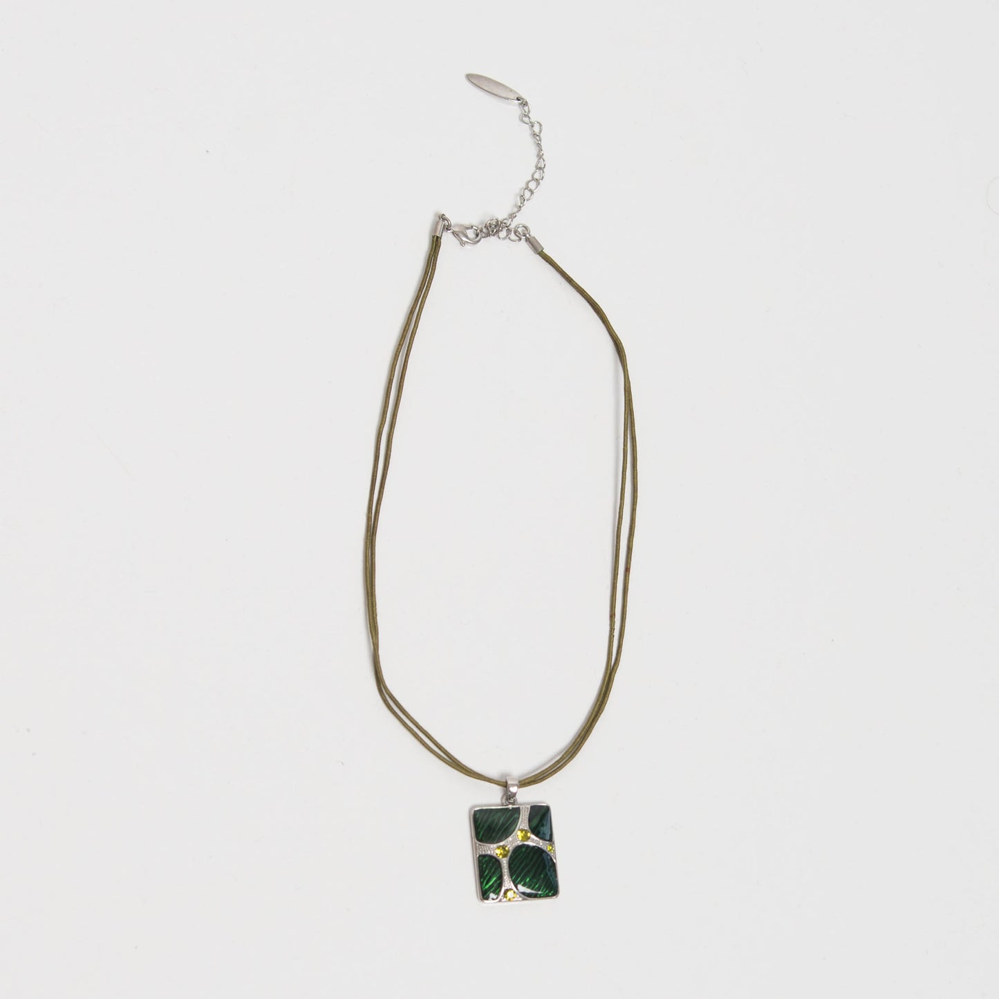 GREEN PENDANT NECKLACE