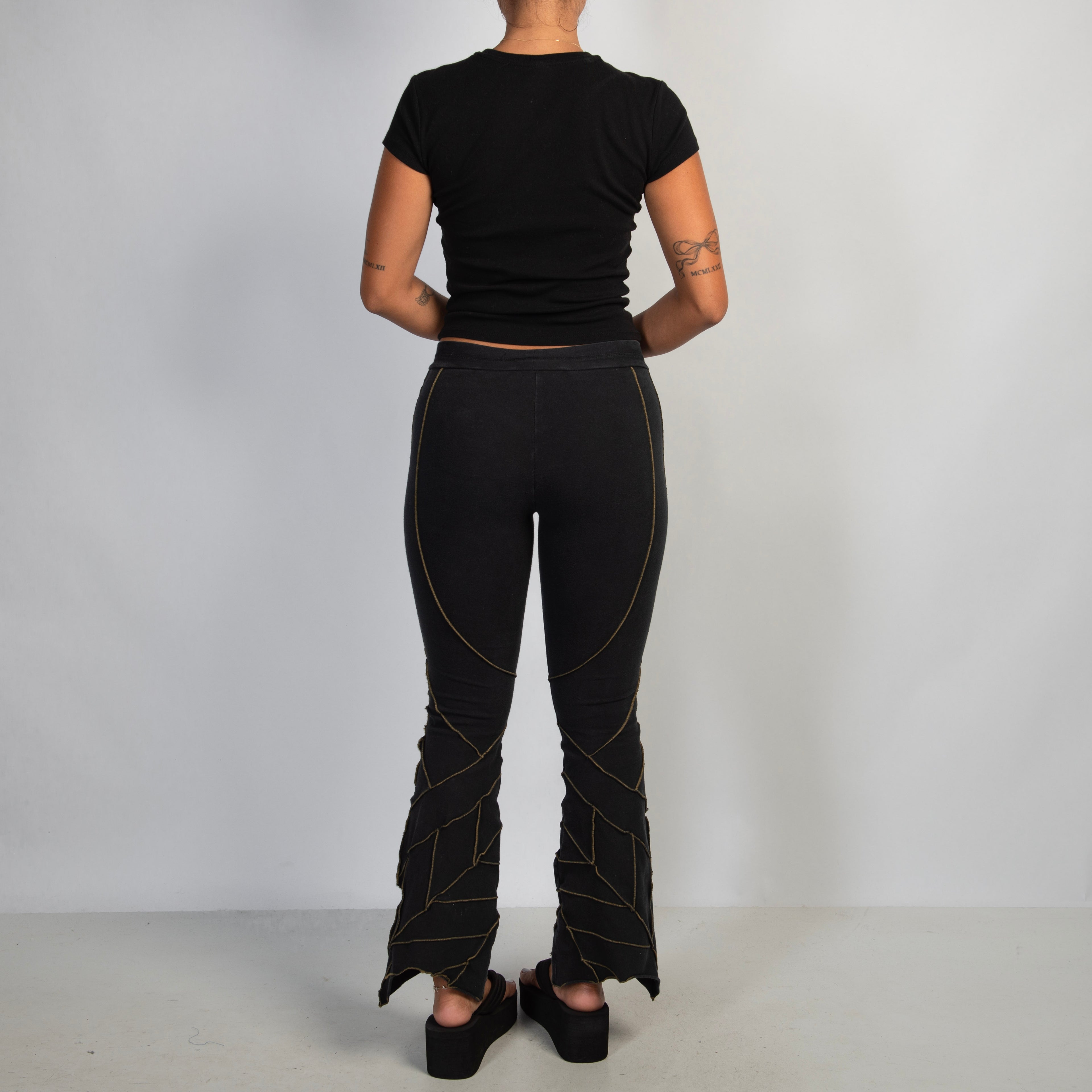 BLACK FLARE LEGGINGS