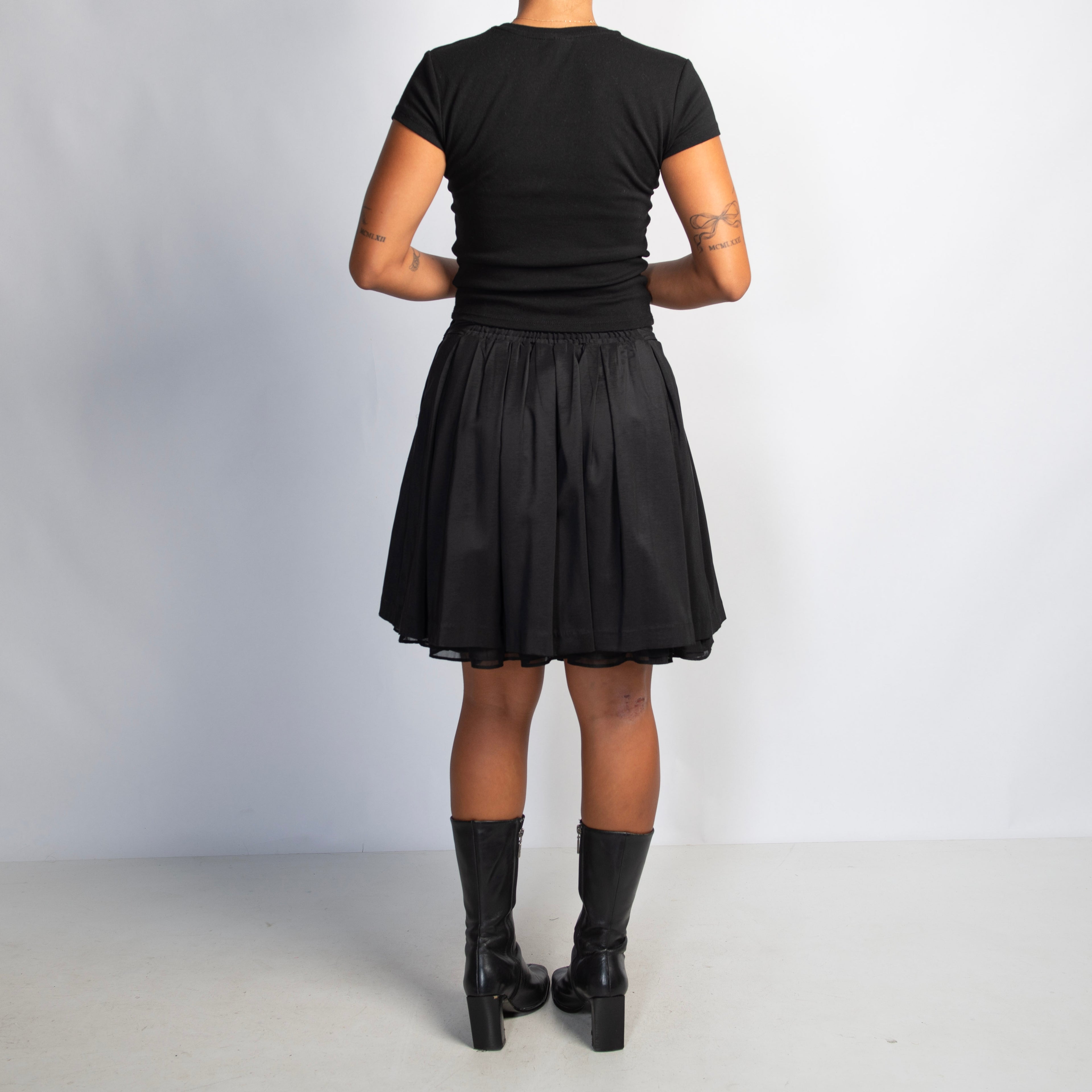 BLACK SWING SKIRT