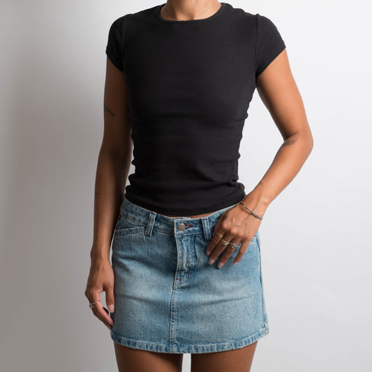 CLASSIC DENIM MINI SKIRT