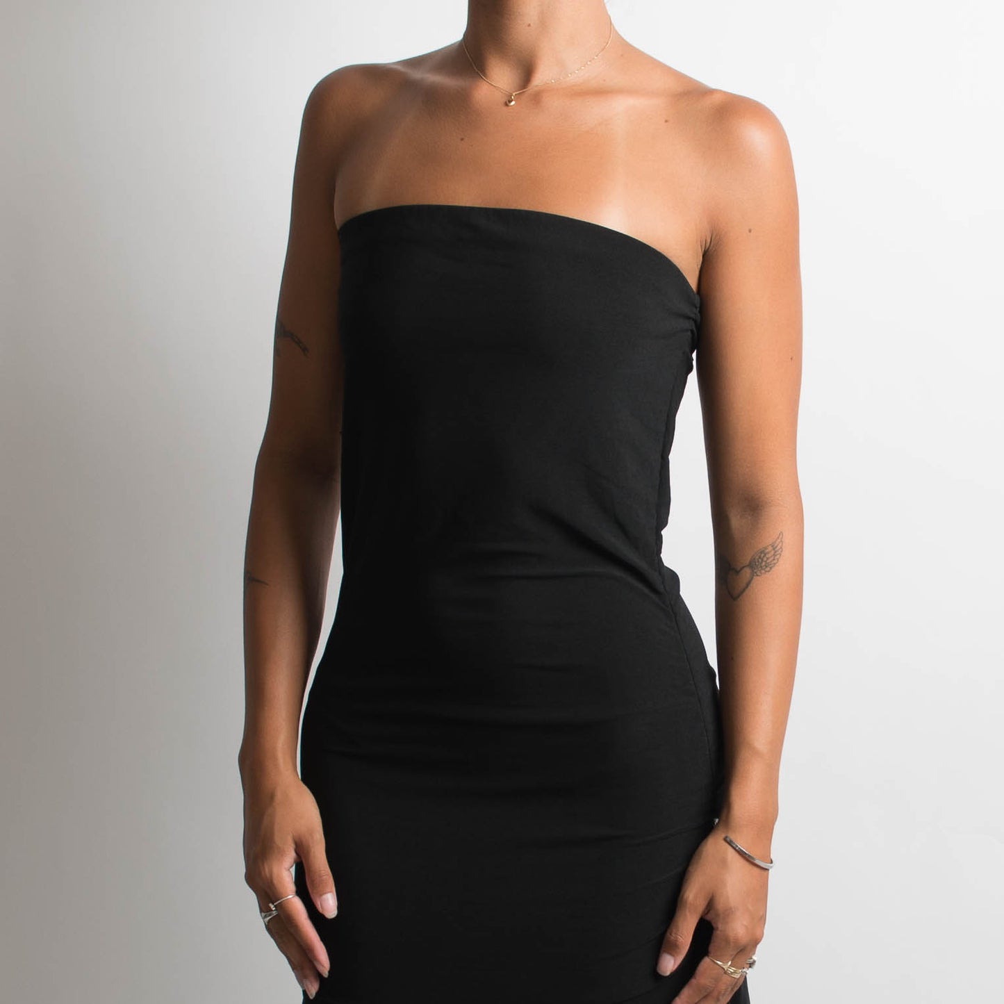 BLACK STRAPLESS EVENING DRESS