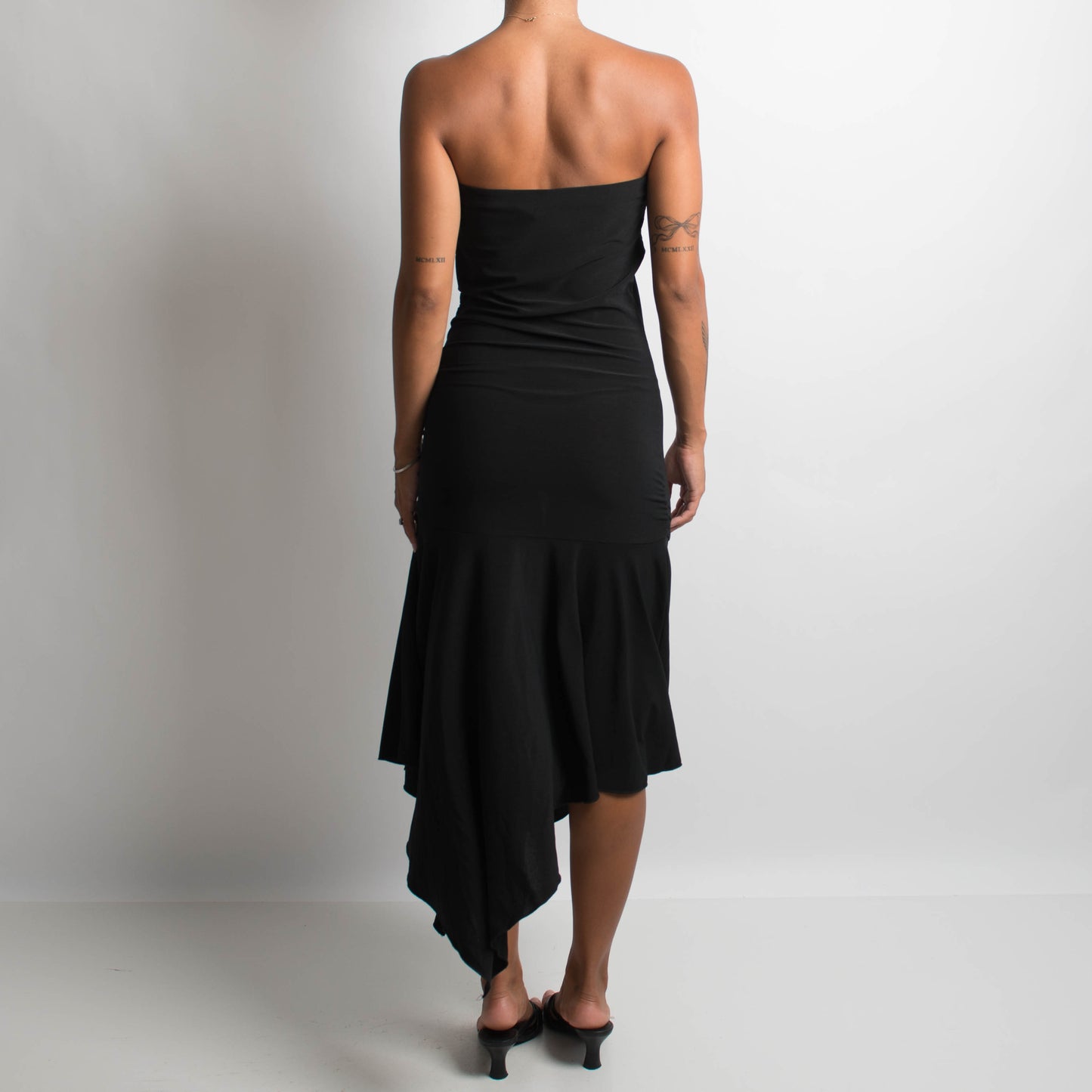 BLACK STRAPLESS EVENING DRESS