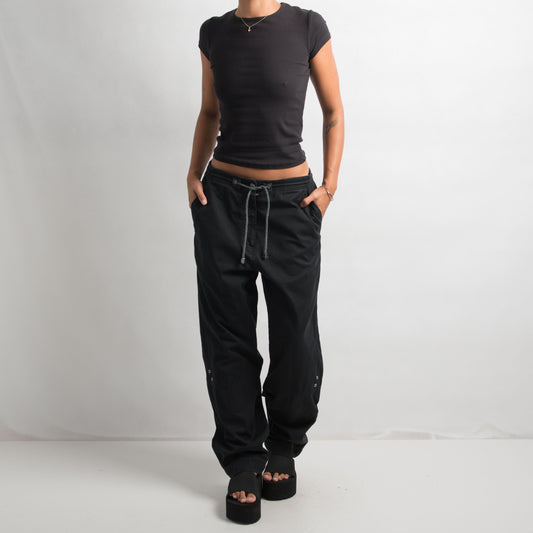 BAGGY BLACK UTILITY PANTS