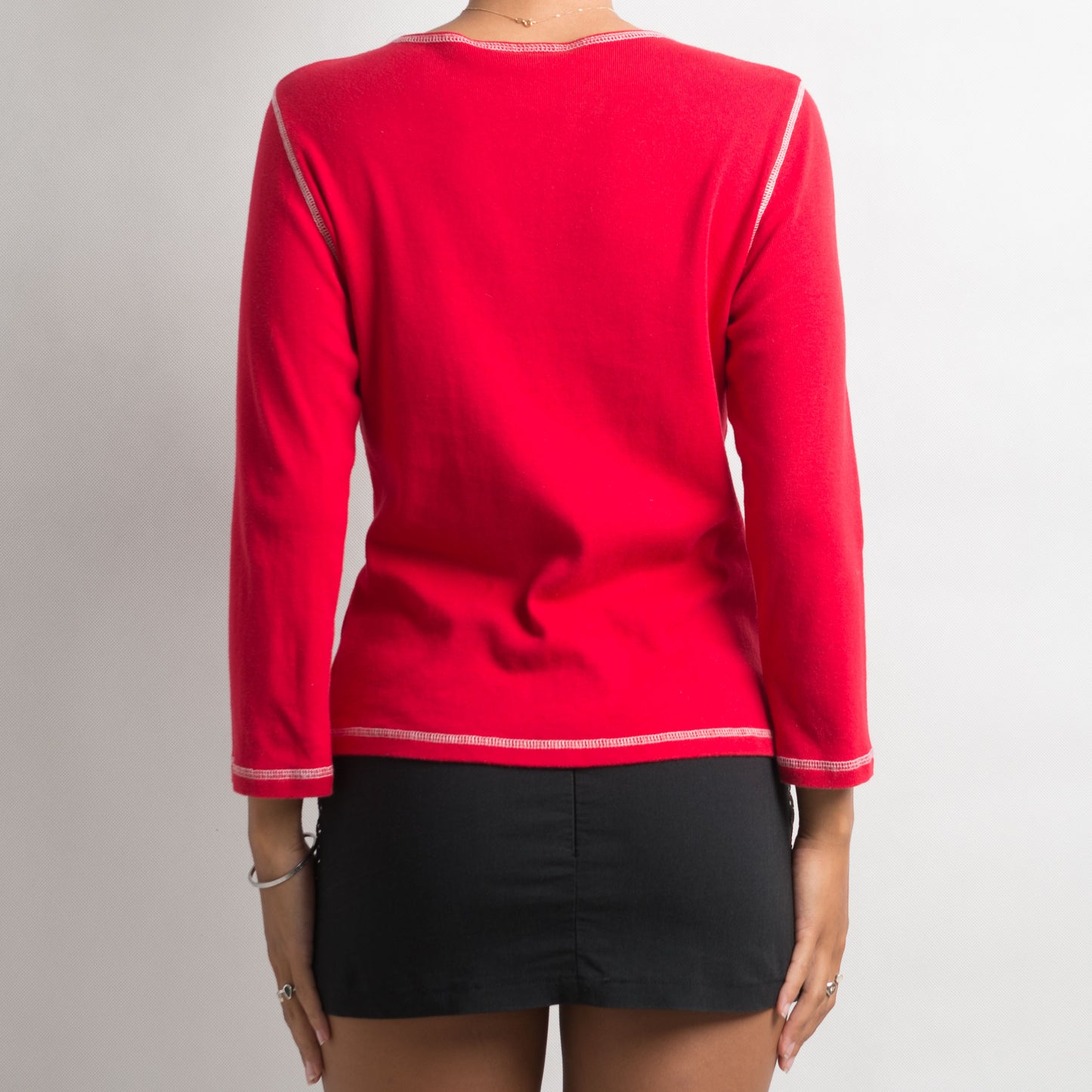 RED GRAPHIC LONG SLEEVE