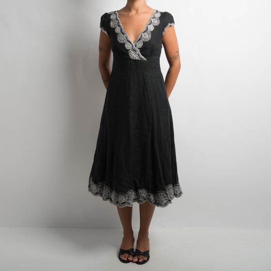 EMBROIDERED TRIM MIDI DRESS