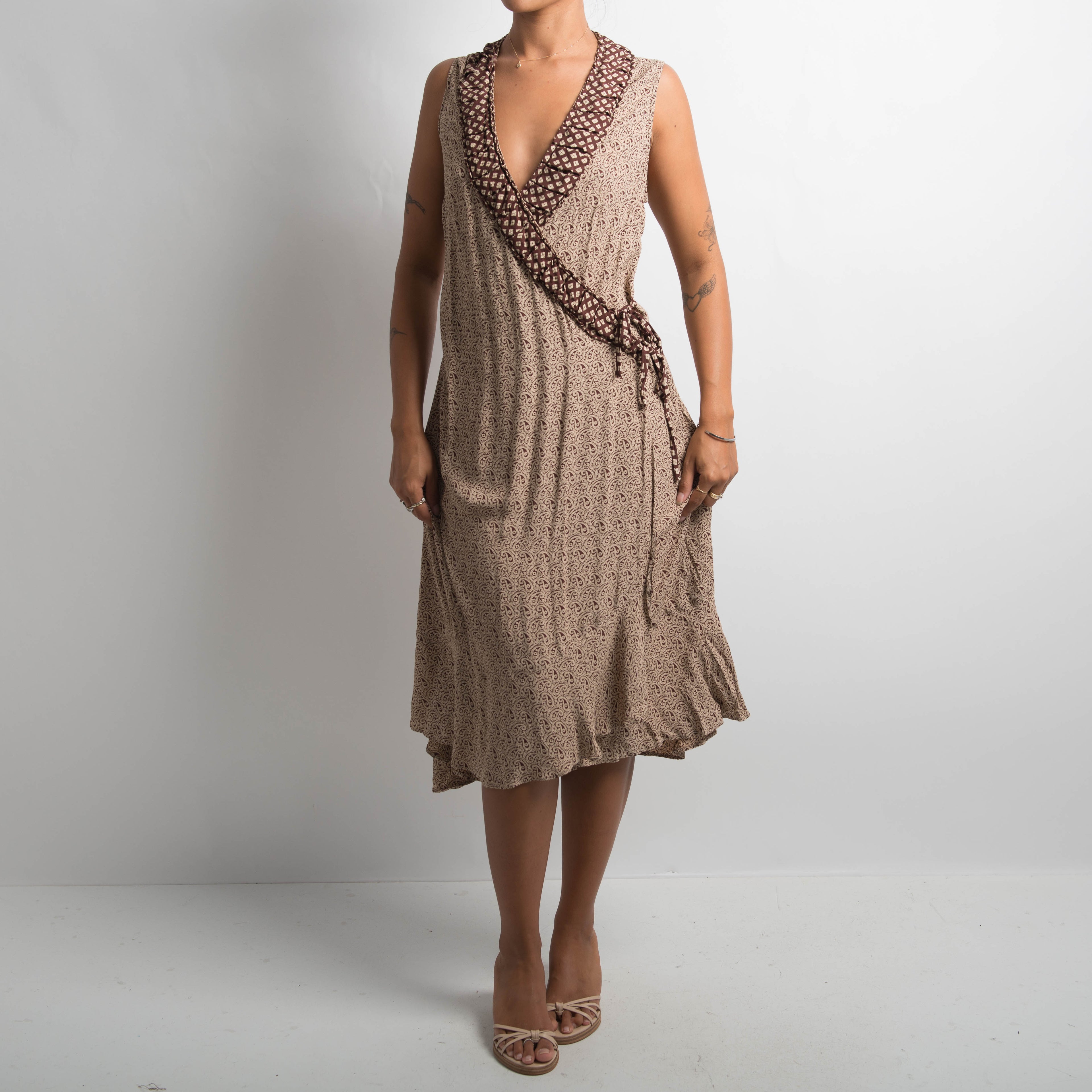 PATTERNED WRAP MIDI DRESS