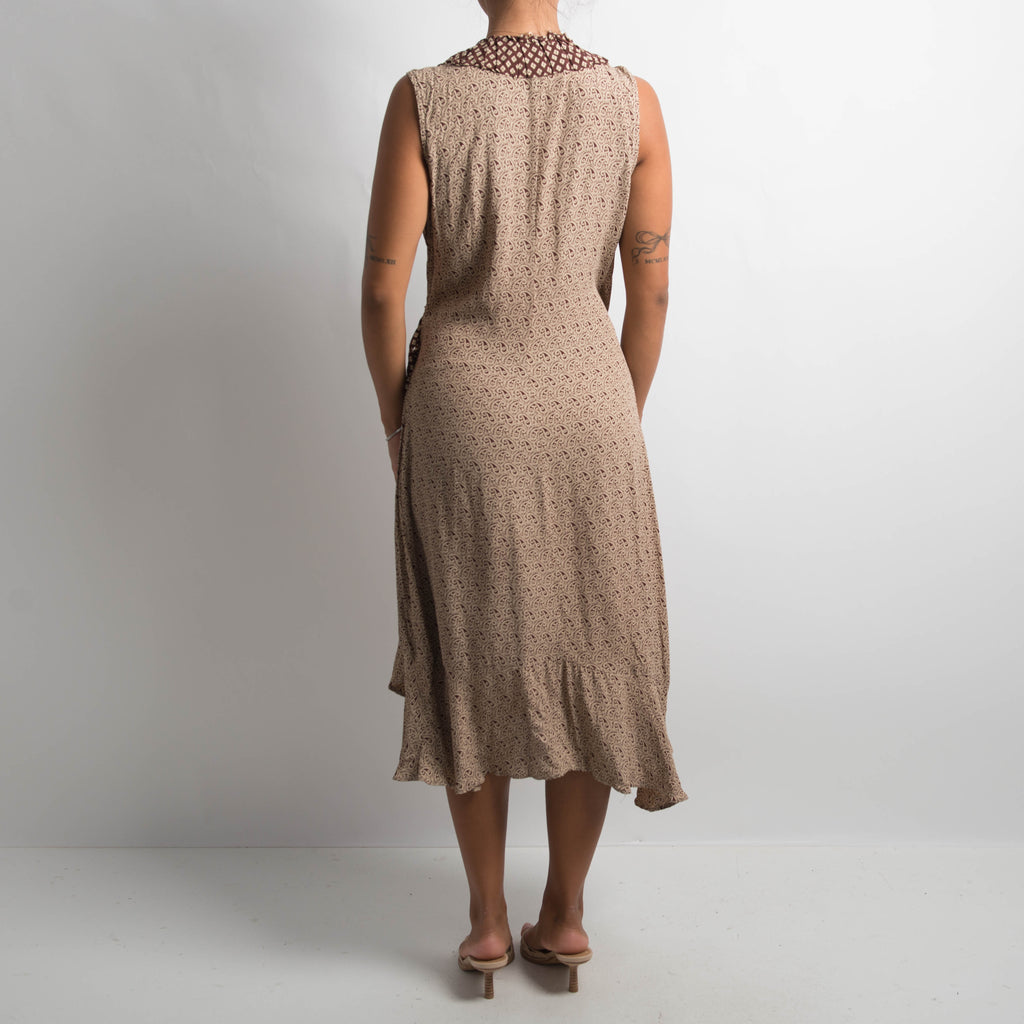PATTERNED WRAP MIDI DRESS