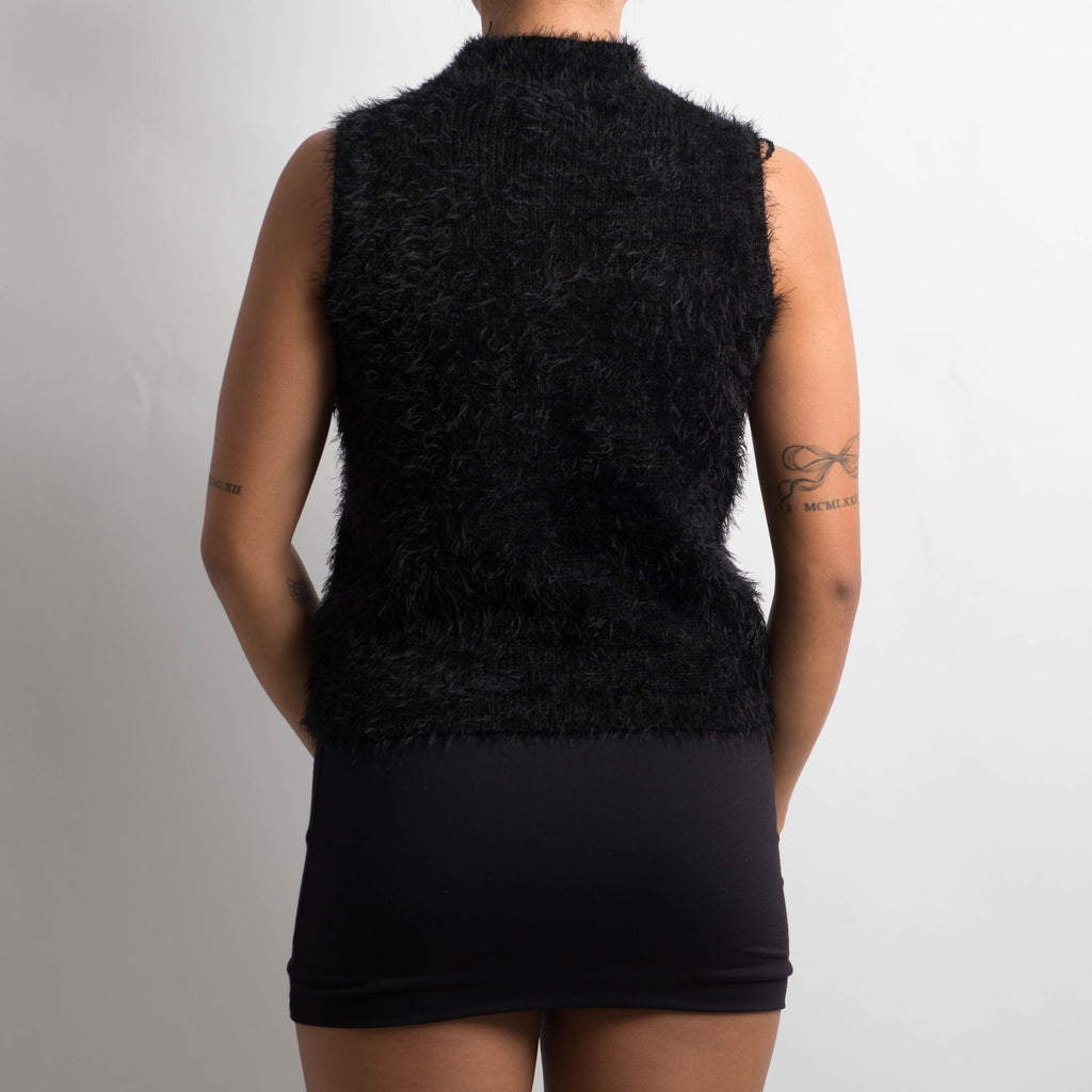 BLACK FUZZY KNIT TOP