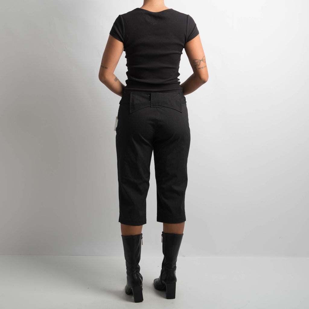 BLACK CAPRI TROUSERS