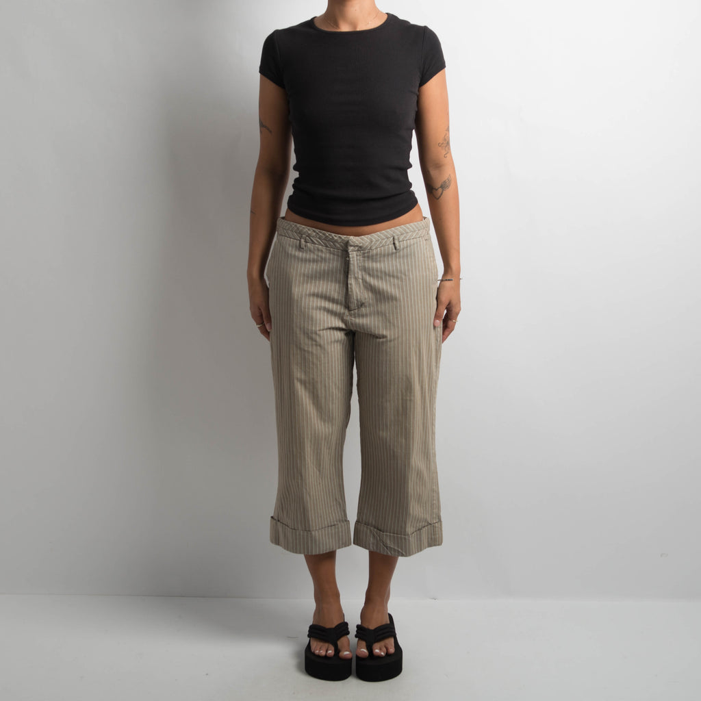 BROWN STRIPE CAPRI PANTS