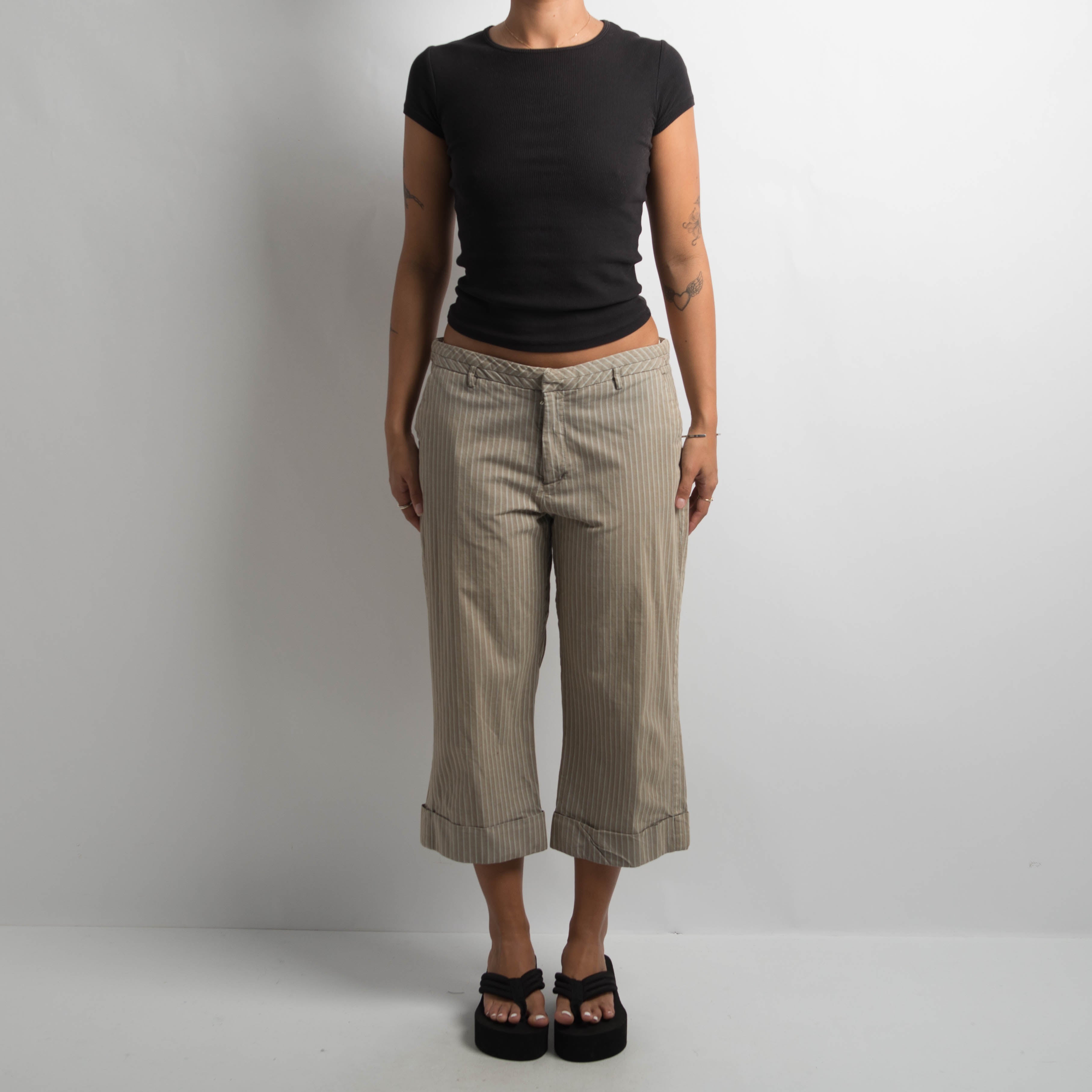 BROWN STRIPE CAPRI PANTS