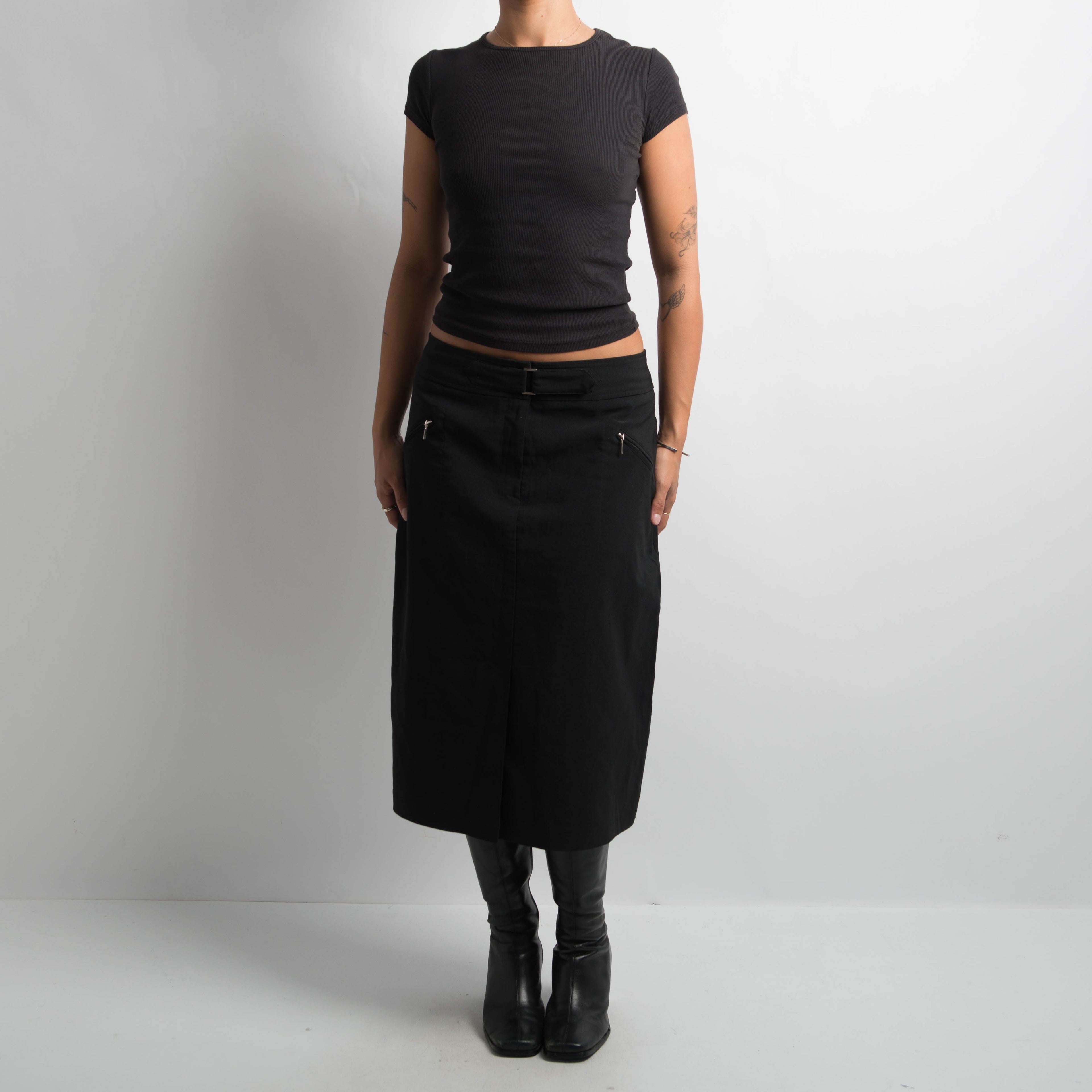 BLACK MIDI SKIRT