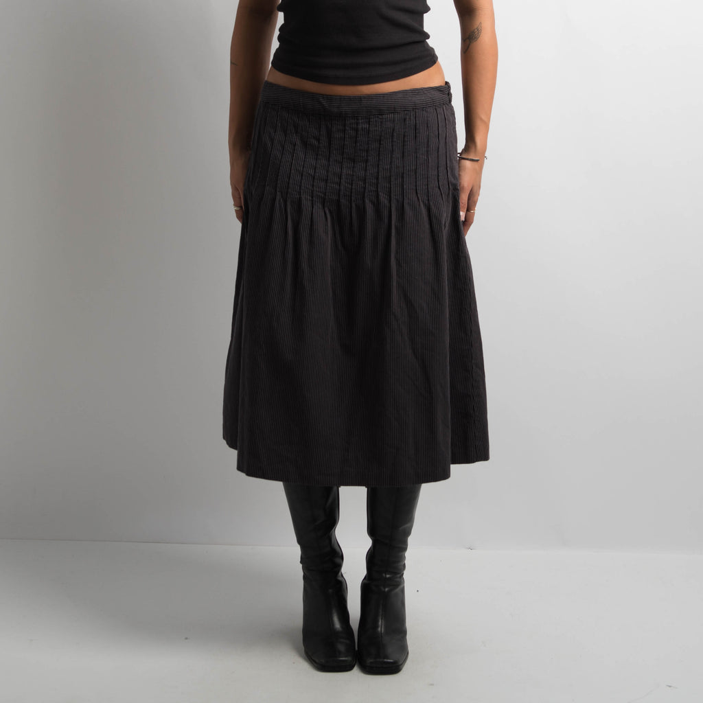 BLACK MICRO PLEAT MIDI SKIRT