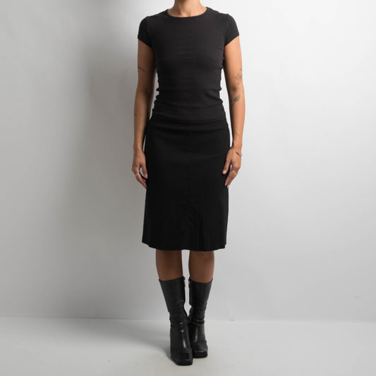 BLACK MIDI SKIRT