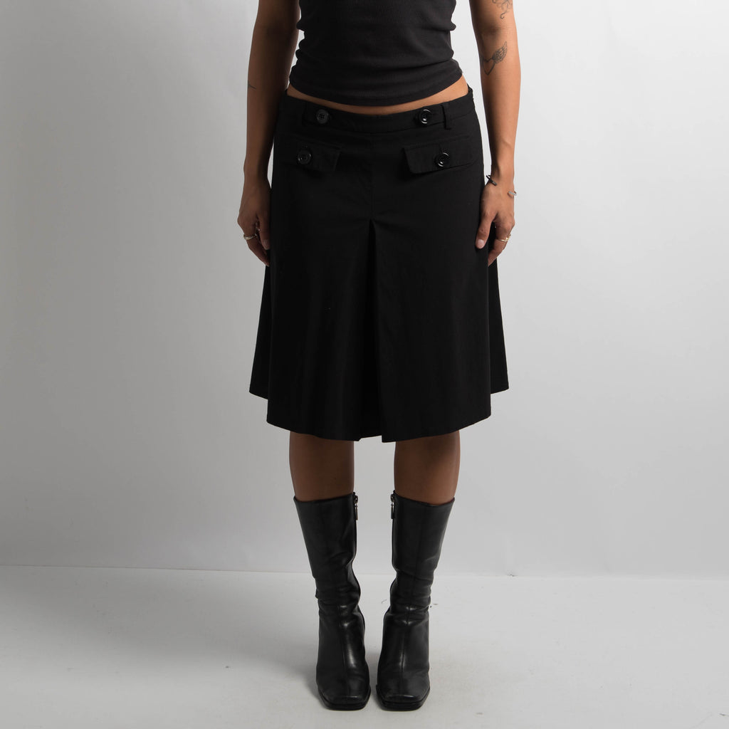 BLACK PLEATED MIDI SKIRT