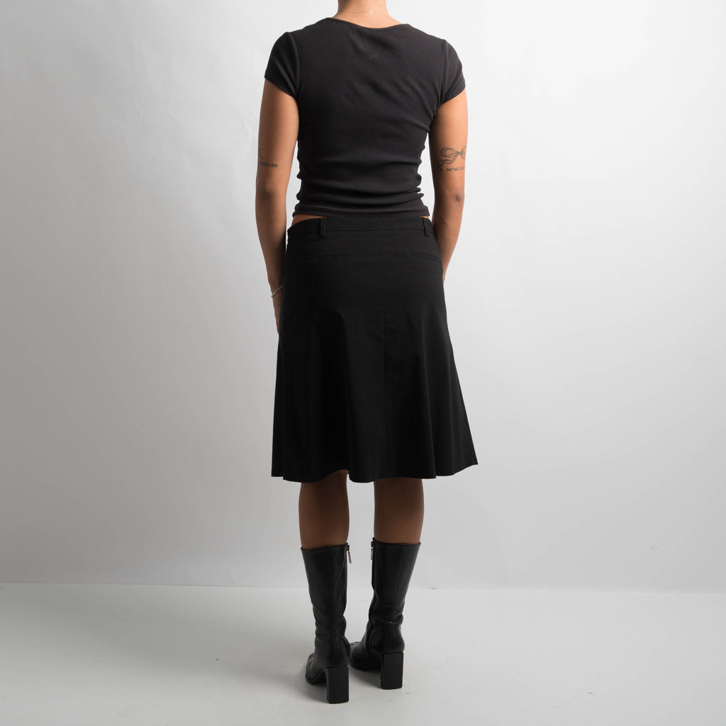 BLACK PLEATED MIDI SKIRT