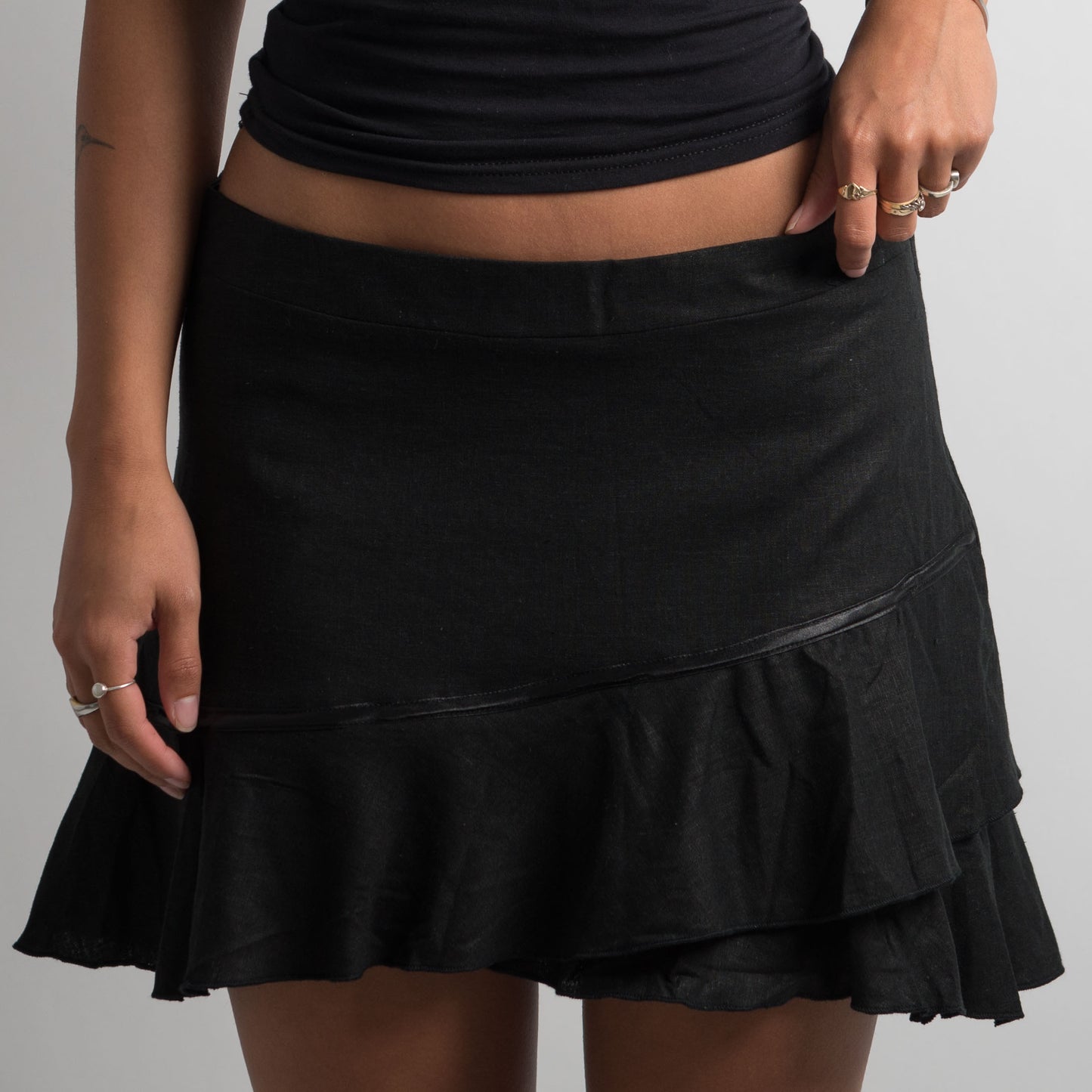 BLACK LINEN MINI SKIRT