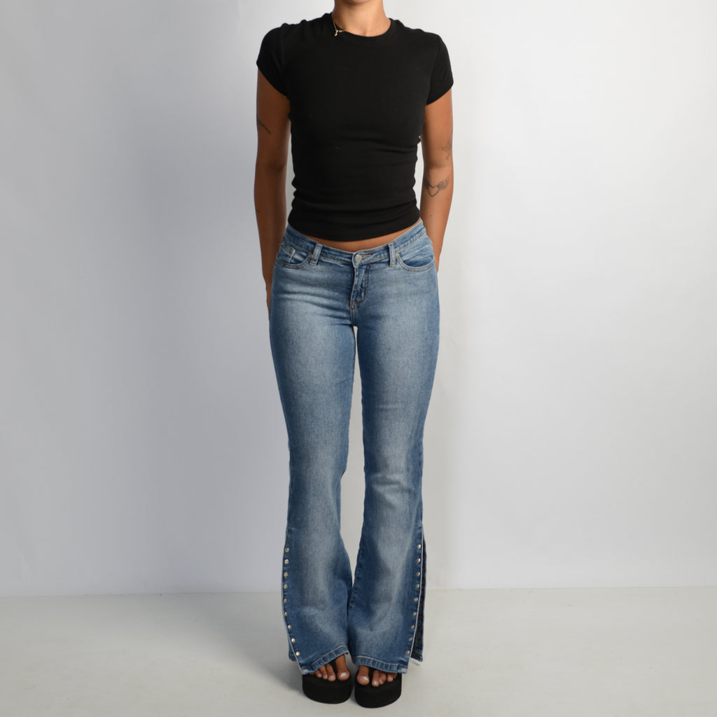 STUDDED FLARE JEANS