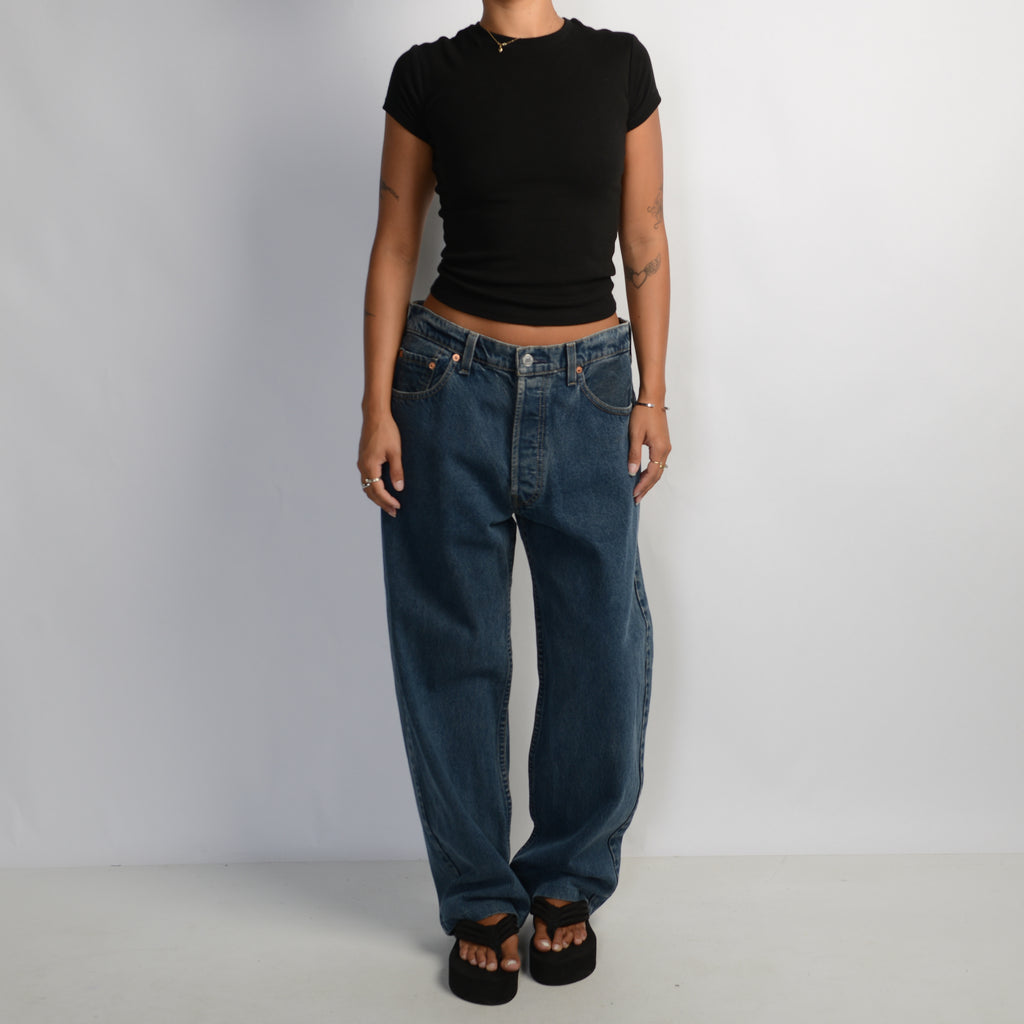 DARK WASH LEVIS 513 JEANS