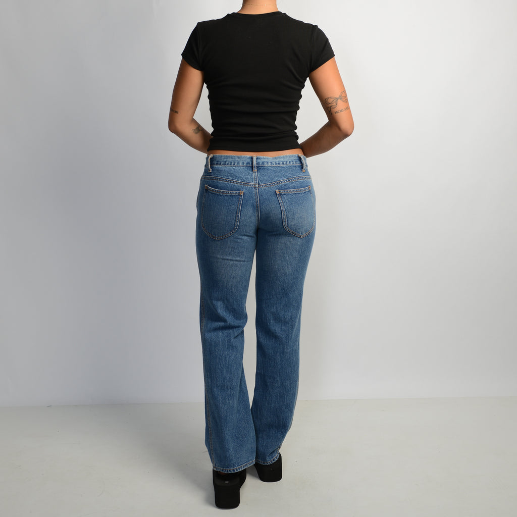 MID WASH BOOTCUT JEANS