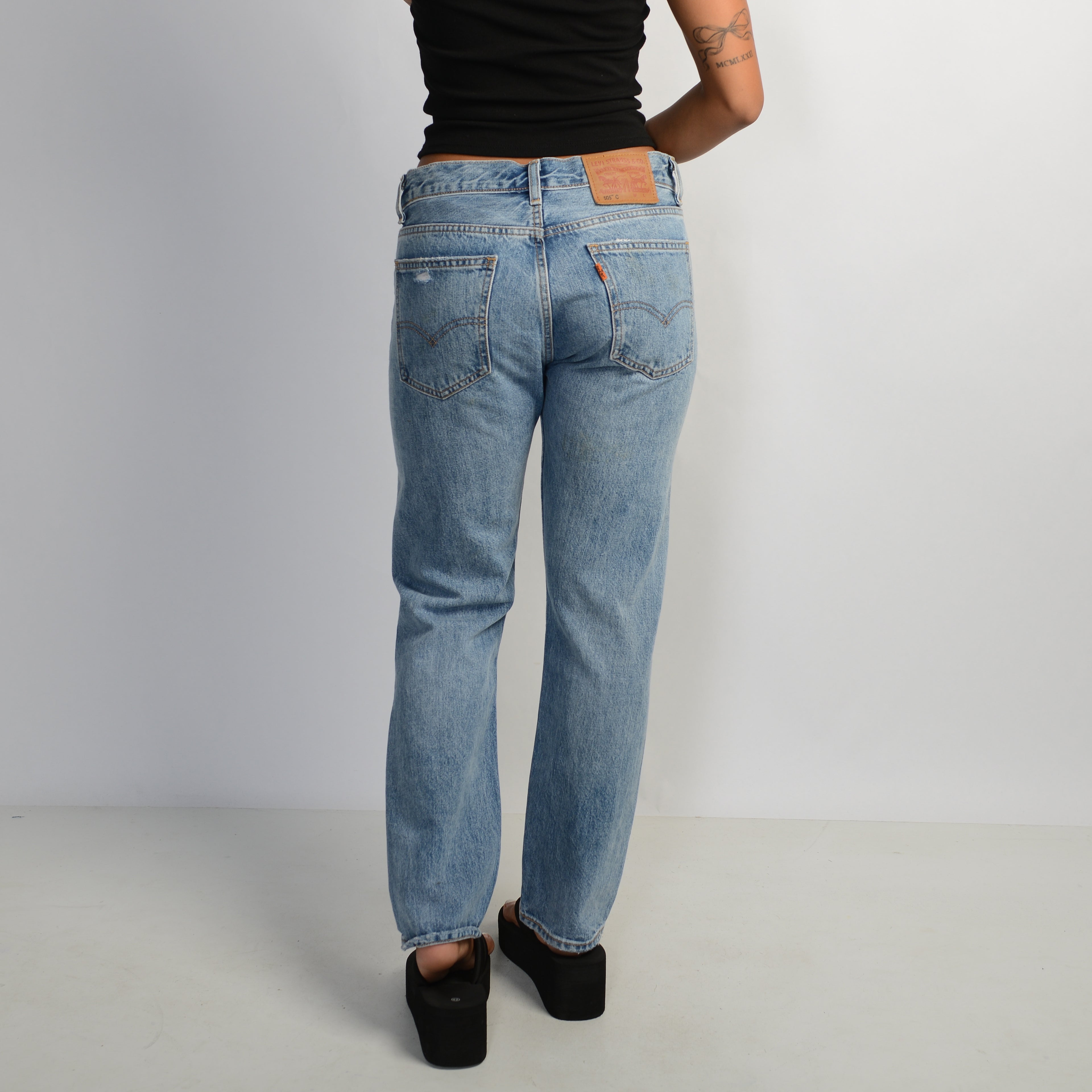 DISTRESSED LEVIS 505 JEANS