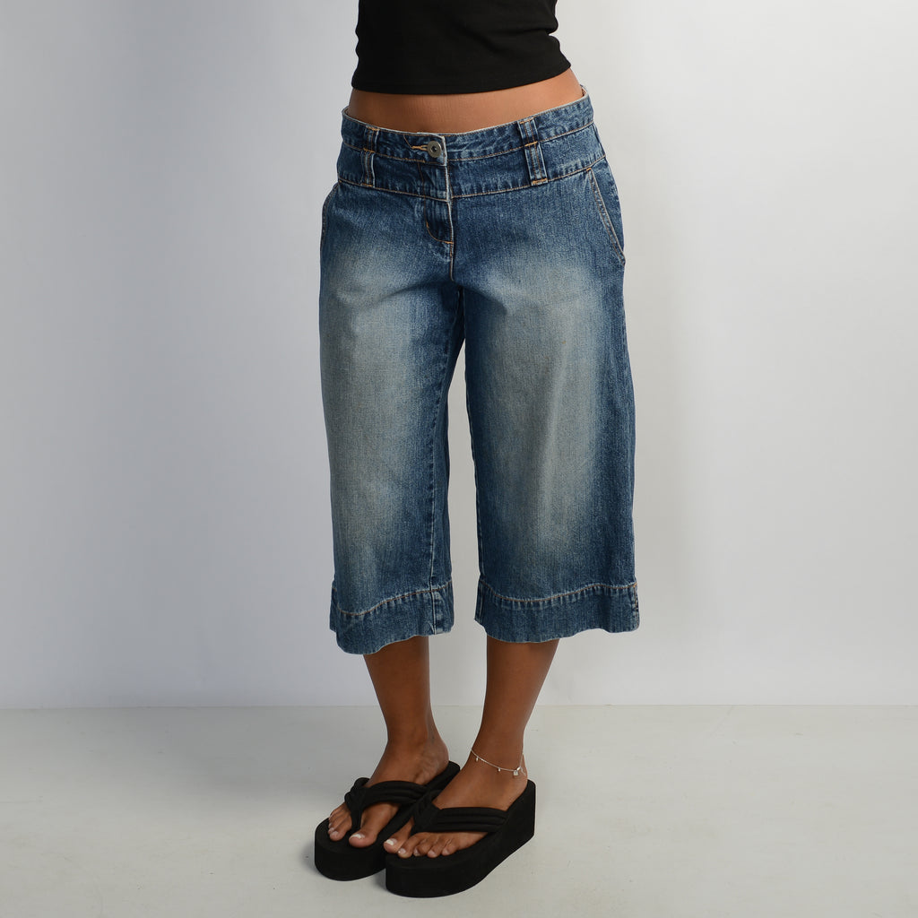 WIDE LEG CAPRI JEANS