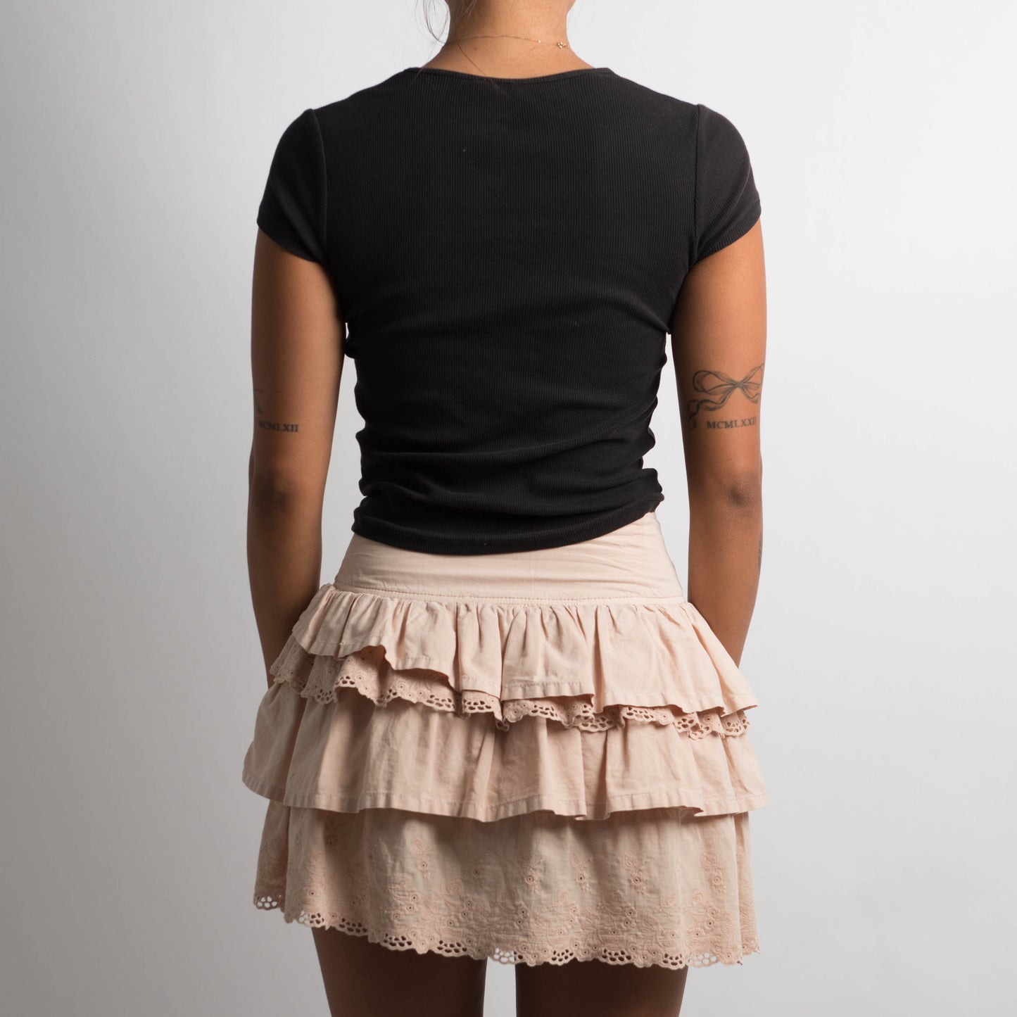 CREAM TIERED RUFFLE MINI SKIRT