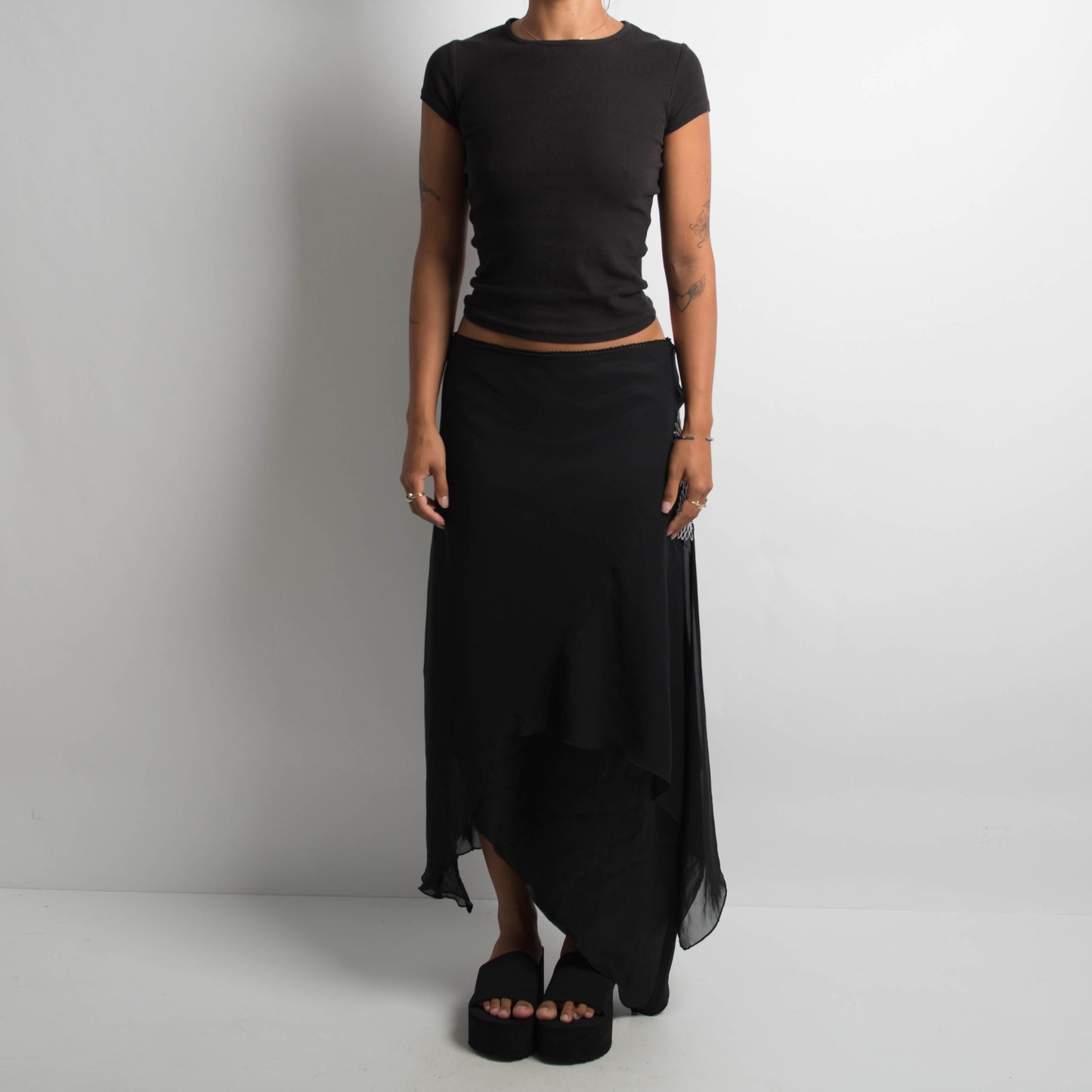 BLACK ASYMMETRIC SKIRT