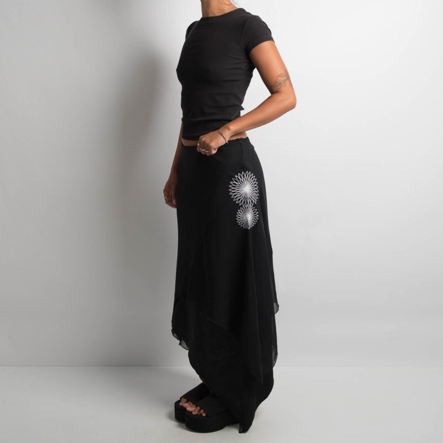 BLACK ASYMMETRIC SKIRT