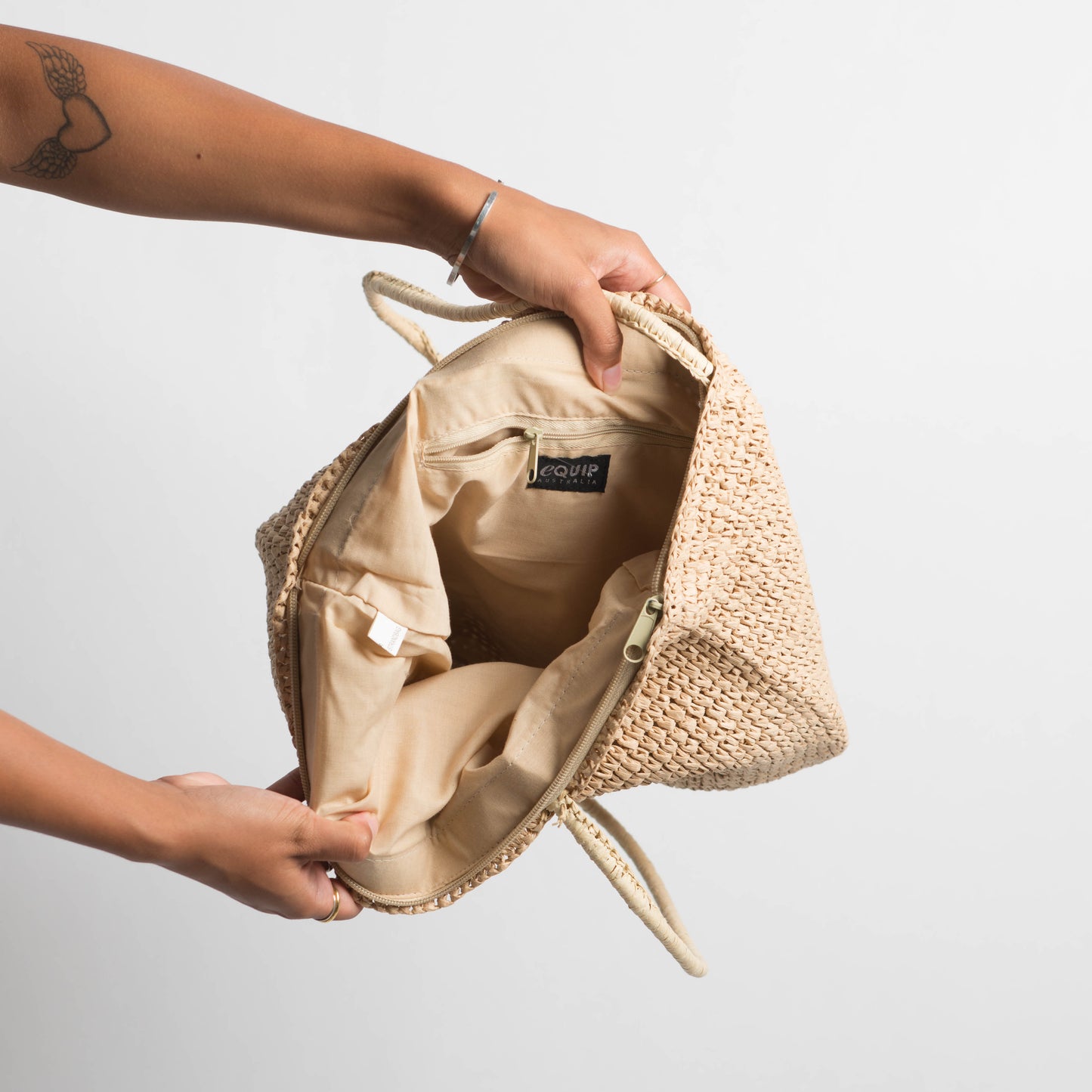 BEIGE STRAW BAG