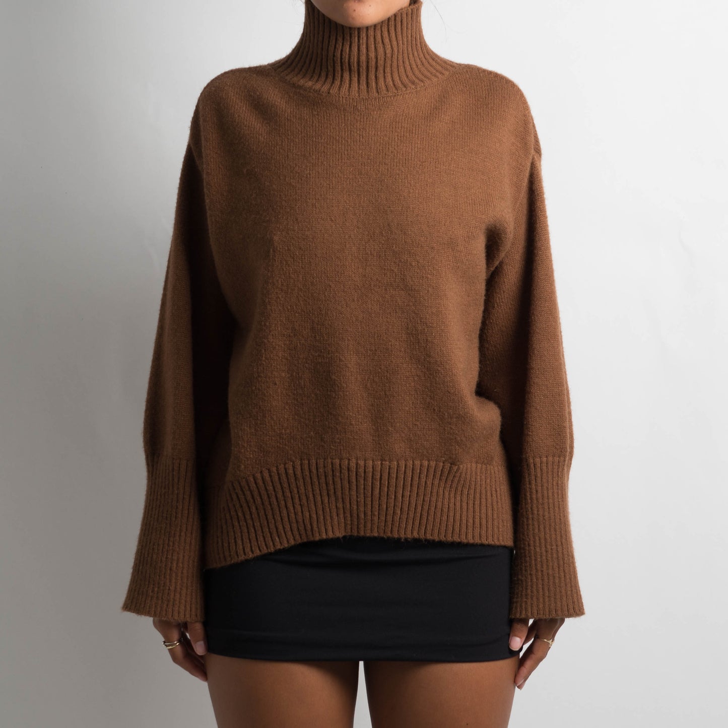 BROWN KNIT SWEATER