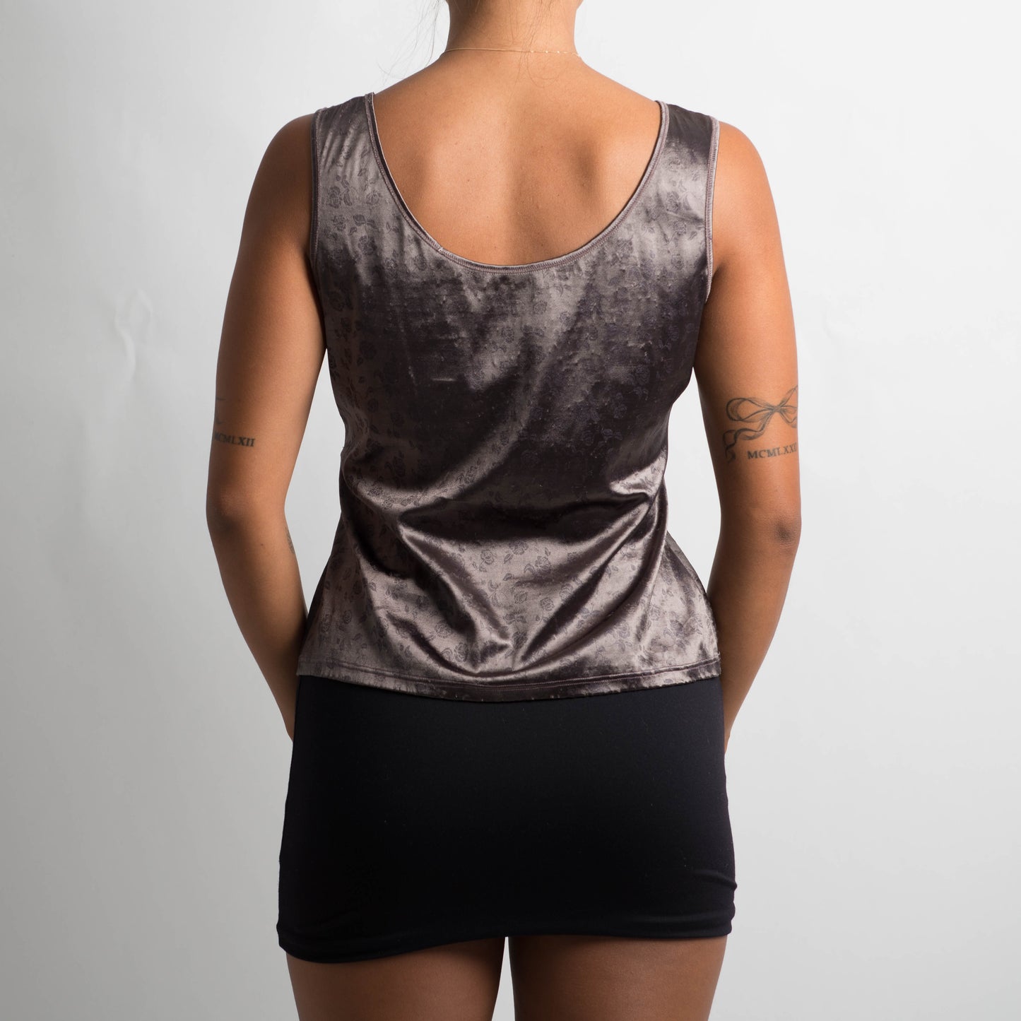 METALLIC SLEEVELESS TOP