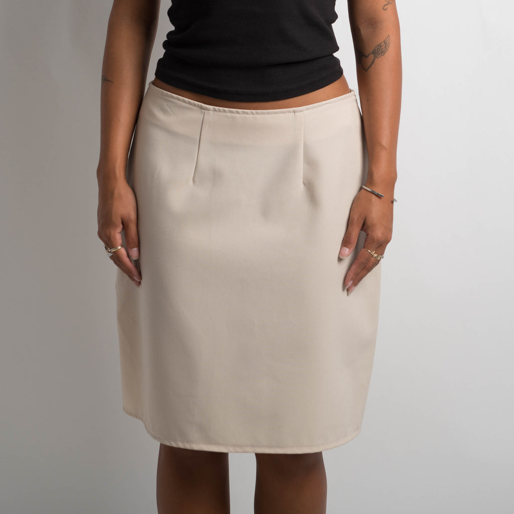 CREAM KNEE LENGTH SKIRT