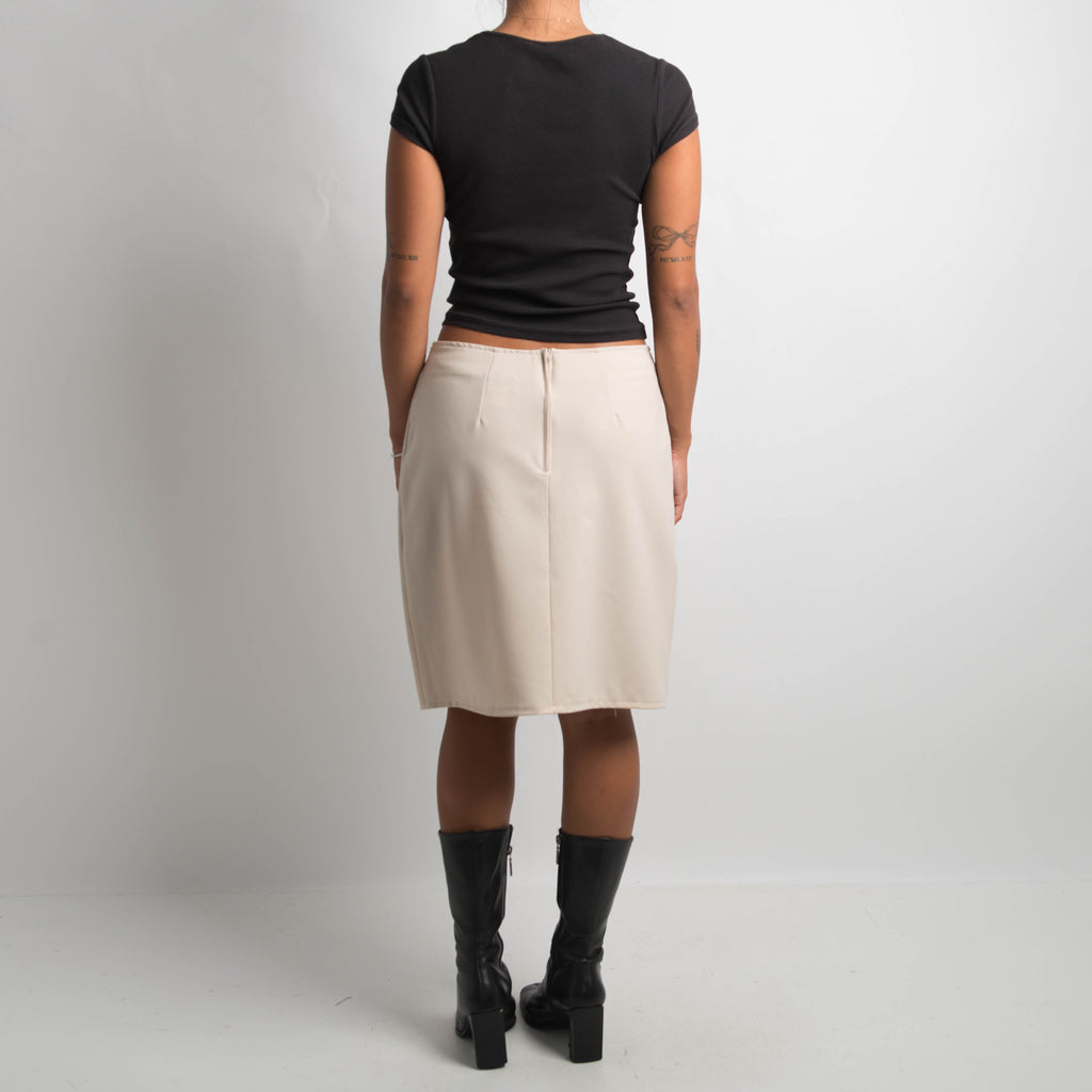 CREAM KNEE LENGTH SKIRT