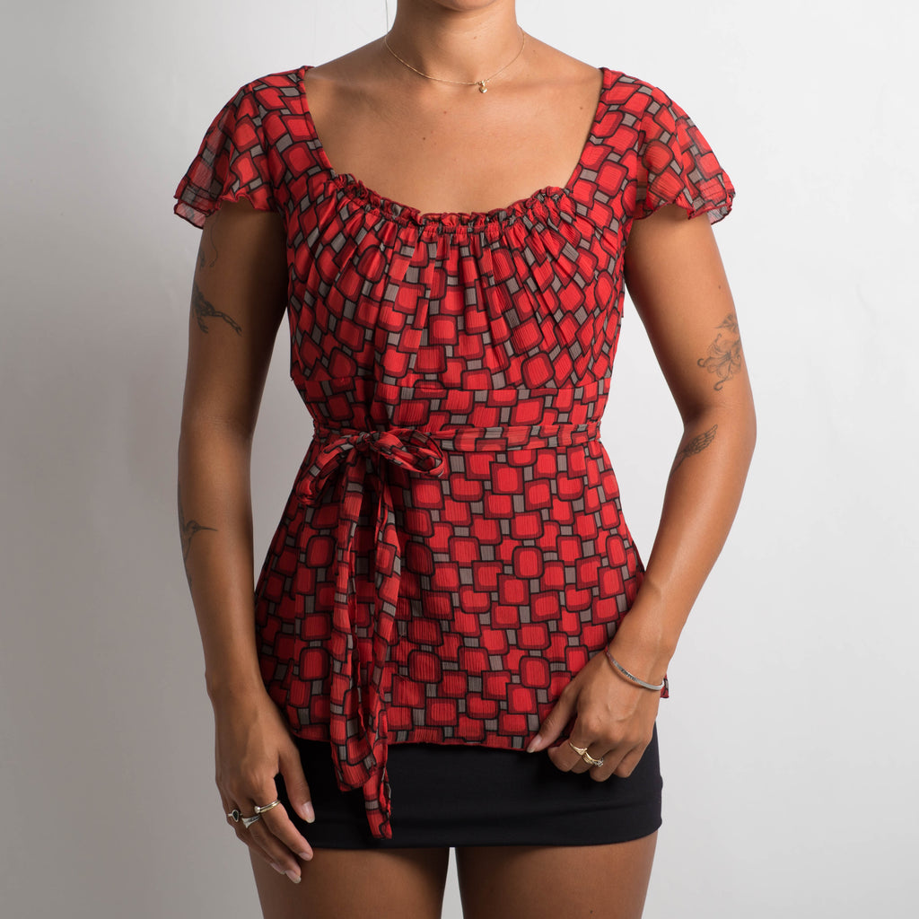 RED SHORT SLEEVE TOP