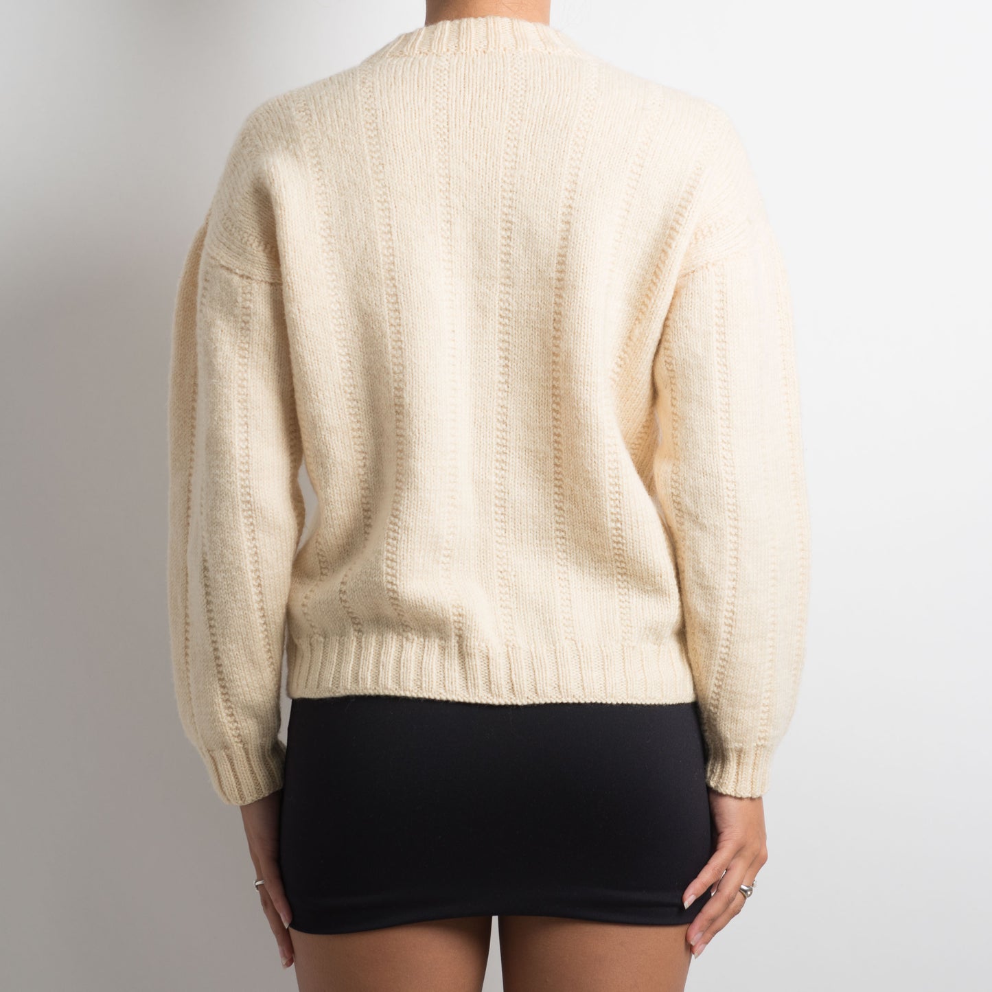 THICK CREAM KNIT SWEATER