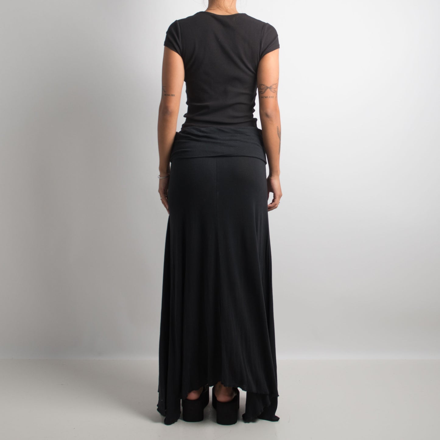 SOFT BLACK MAXI SKIRT