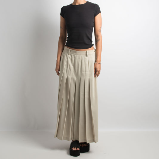 CREAM PLEATED SKIRT