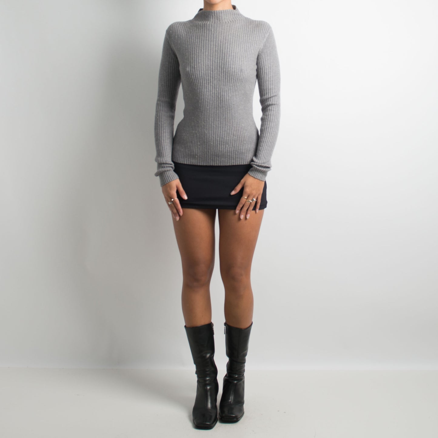 GREY WOOL MOCKNECK