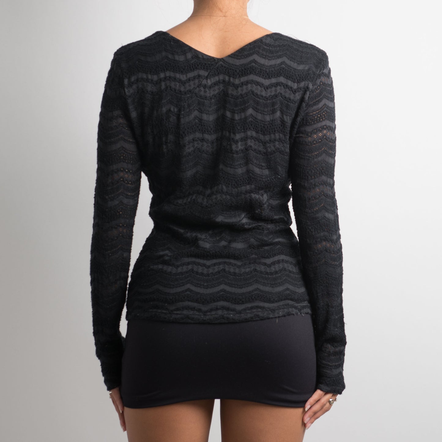 BLACK LACE LONG SLEEVE