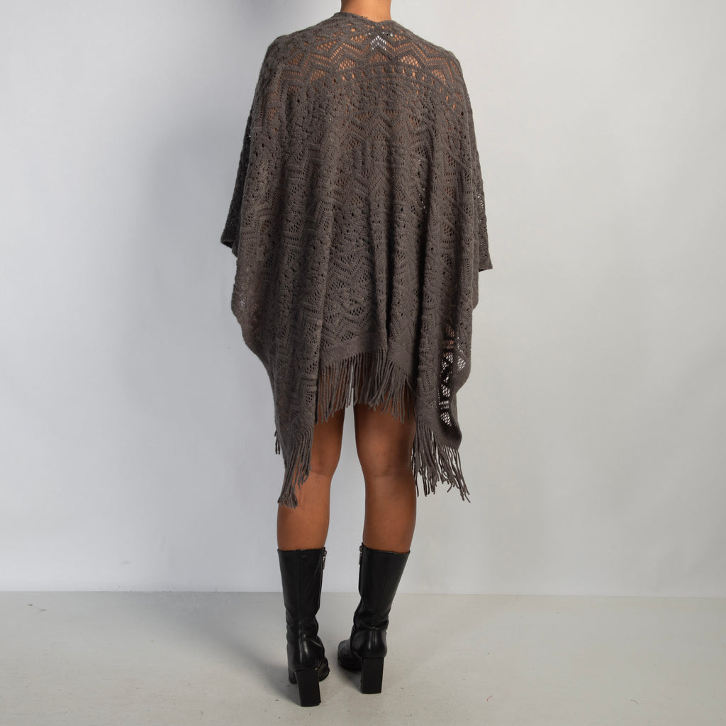 GREY KNIT CAPE