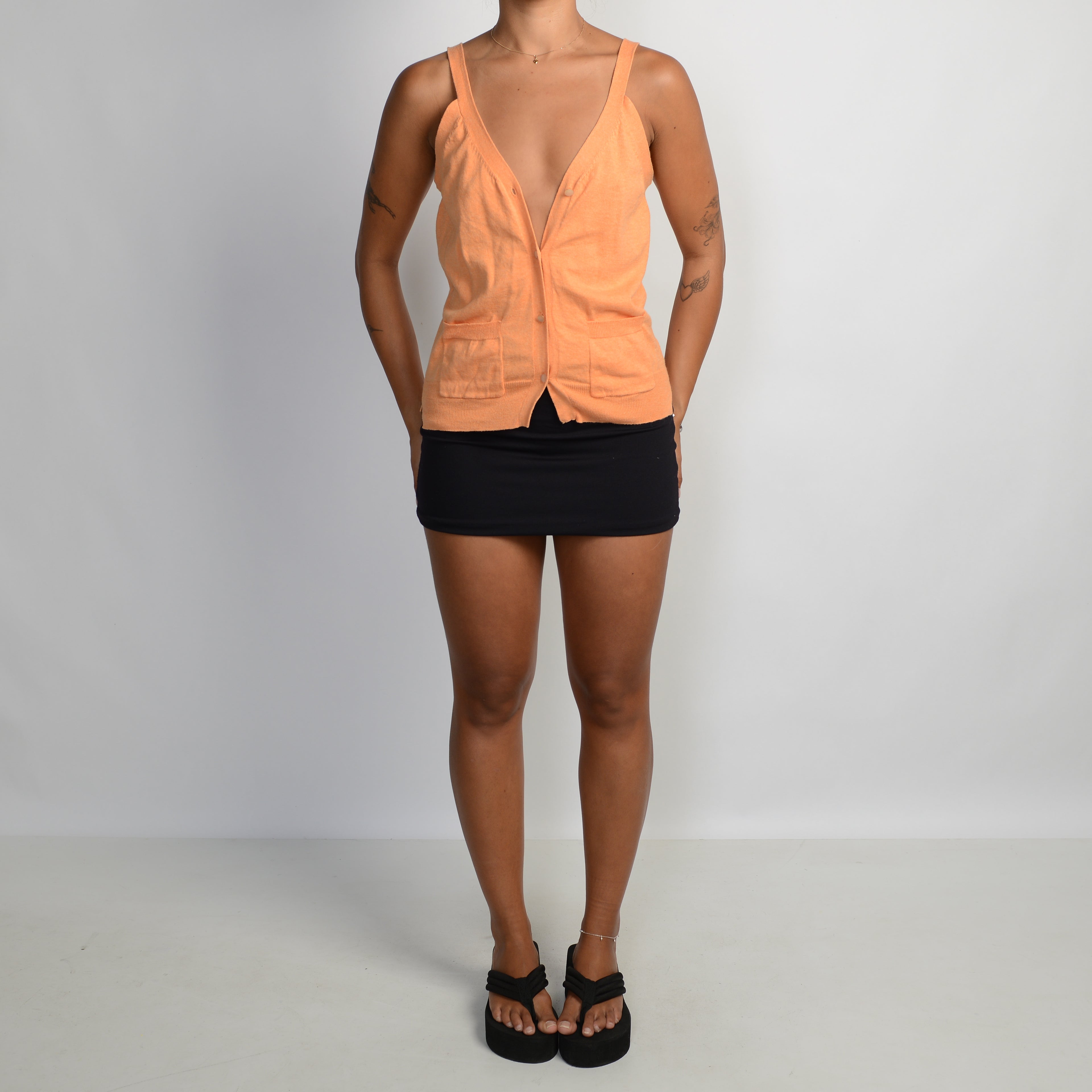 ORANGE KNIT BUTTON TOP