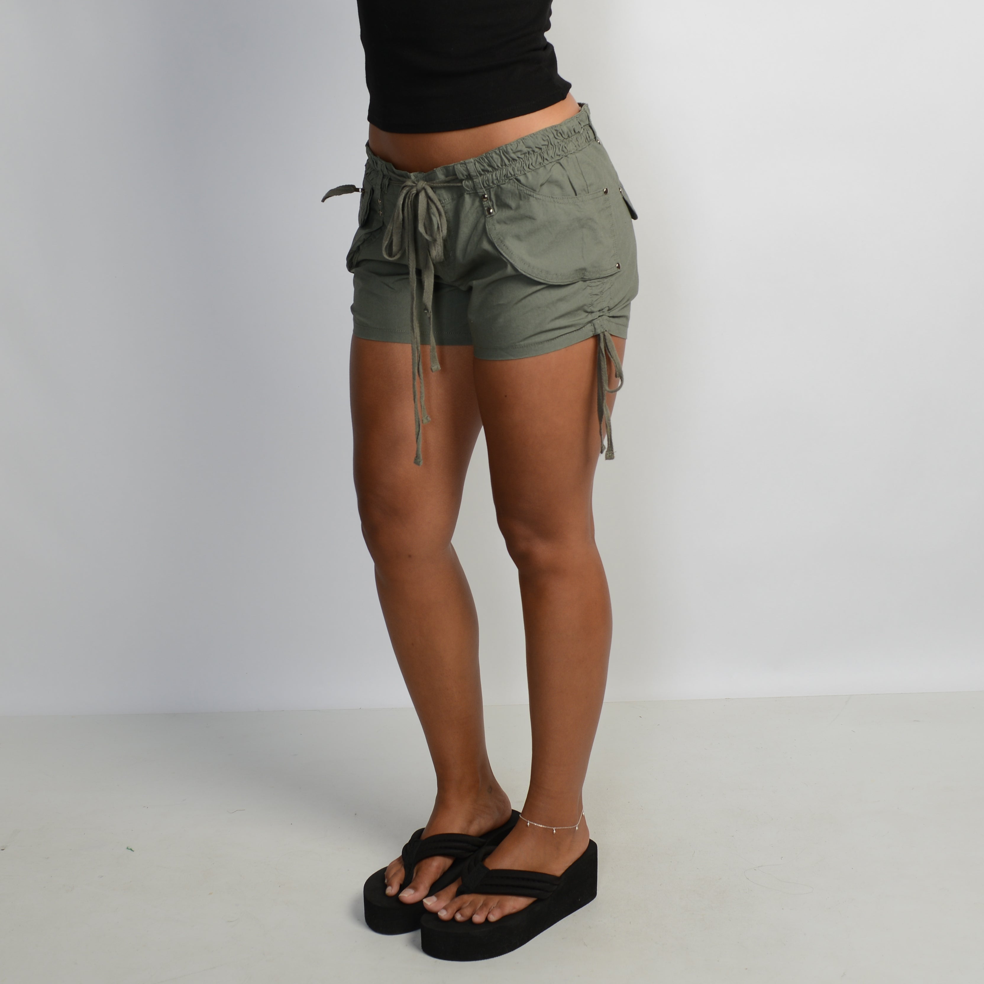 KHAKI CARGO SHORTS